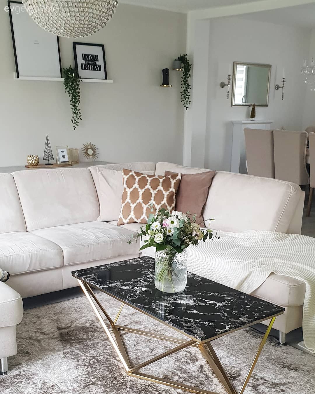 Ev Gezmesi: Keyifli Anlara Ev Sahipliği Yapan Bohem Bir Salon