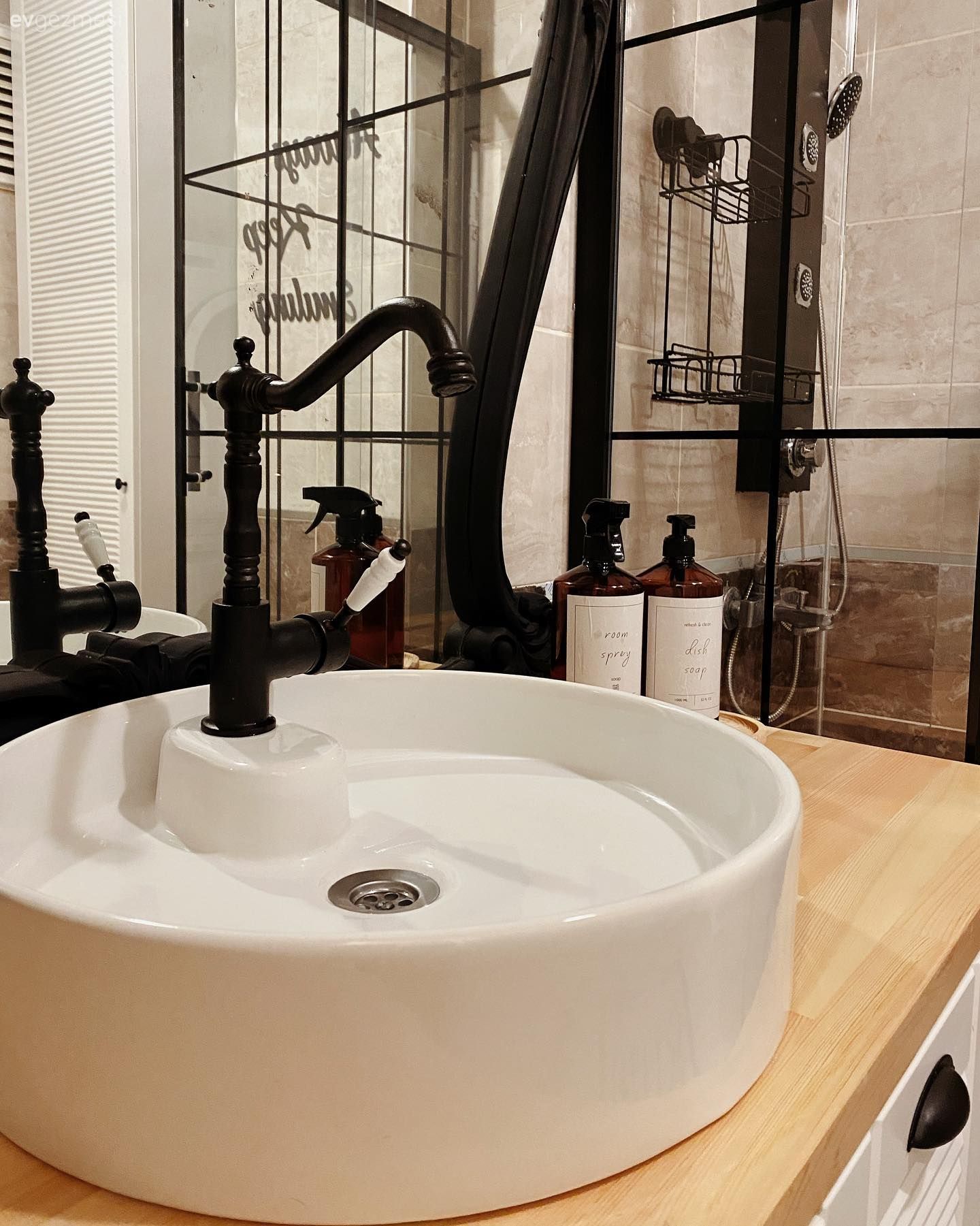 Banyo aynası, Banyo, Beyaz, Siyah, Banyo lavabosu