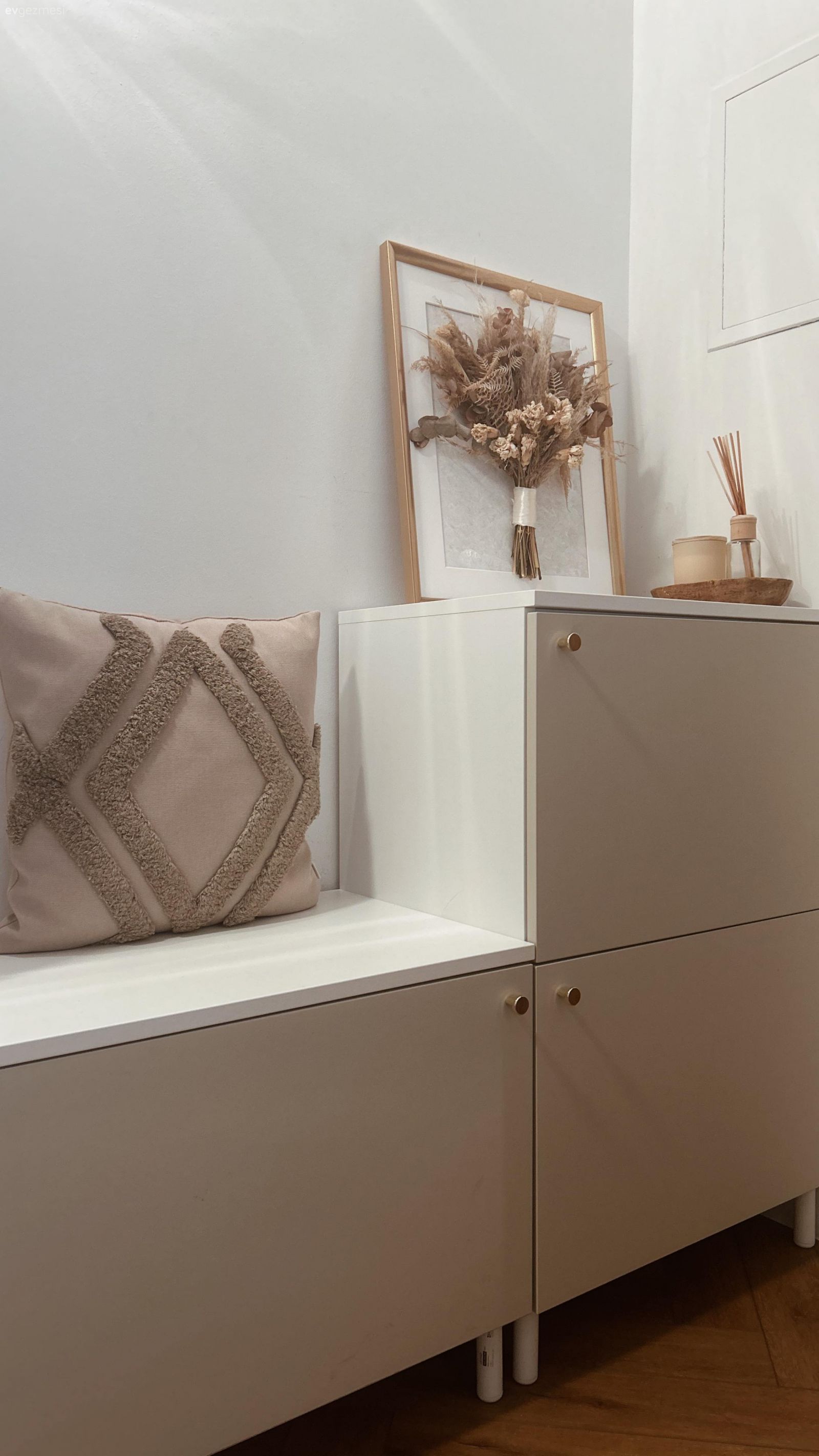 Antre, Beyaz, Dresuar, Puf