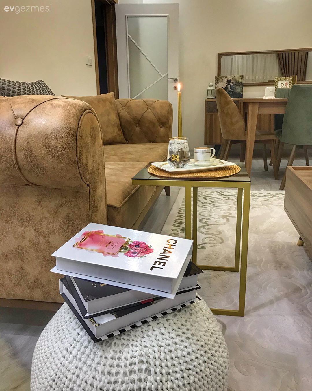 Kahverengi, Modern chesterfield, Yan sehpa, Sehpa, Puf, Sandalye, Yemek masası, Ayna, Halı, Salon halısı