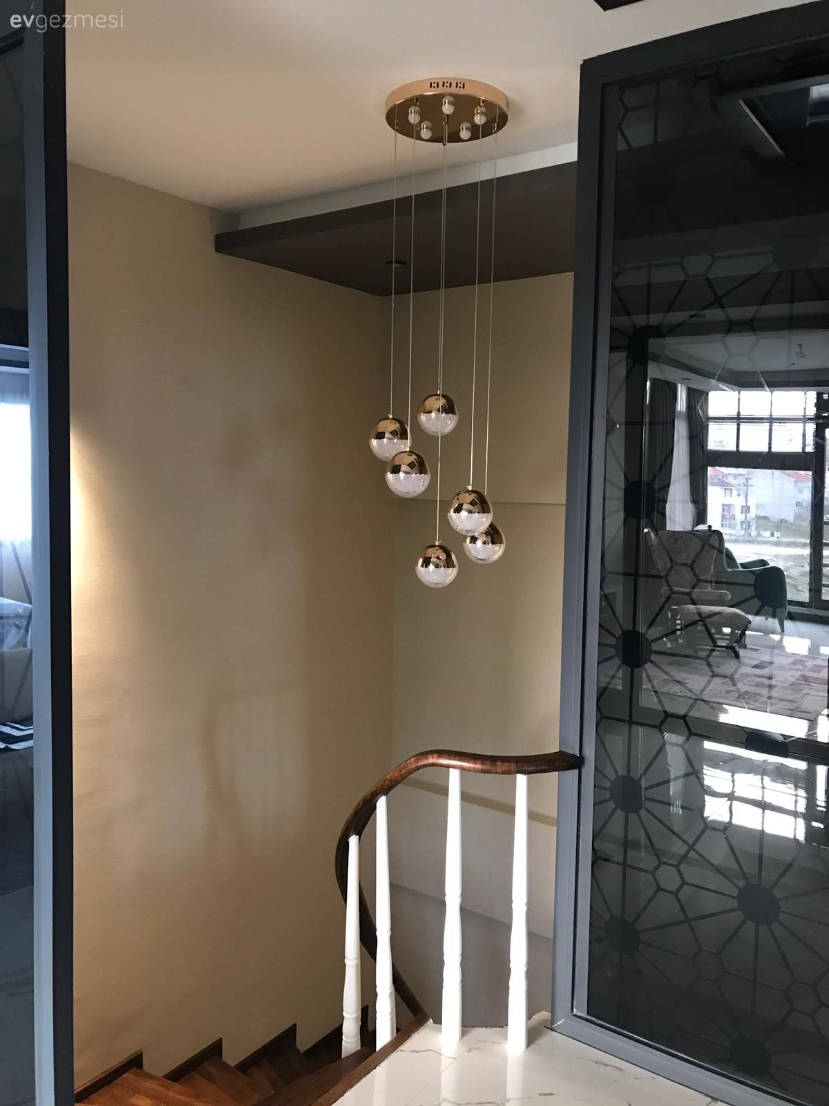 Hol, Avize, Aydınlatma, Merdiven, Dubleks evler, Siyah, Beyaz, Altın