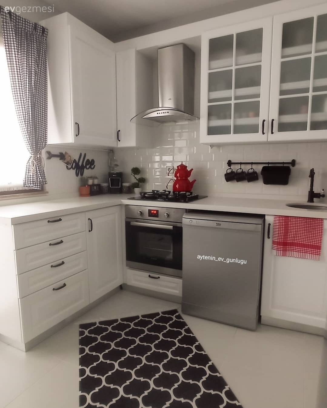 Bu Salonda Açık Renkleri Şenlendirme Görevi Bitkilerin