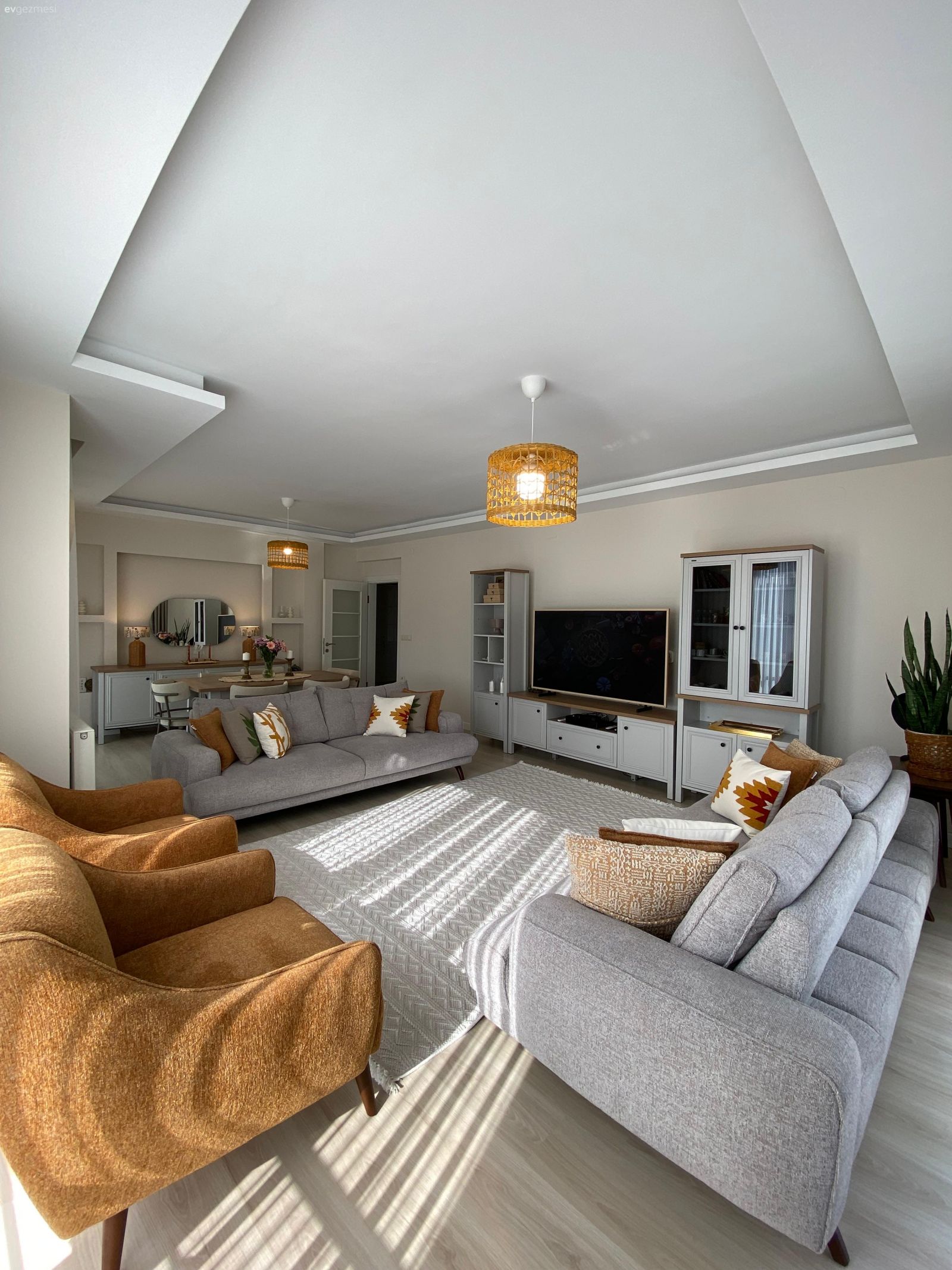 Bu Trabzon Evinde Balkondan Salona Her Yer Enerjik