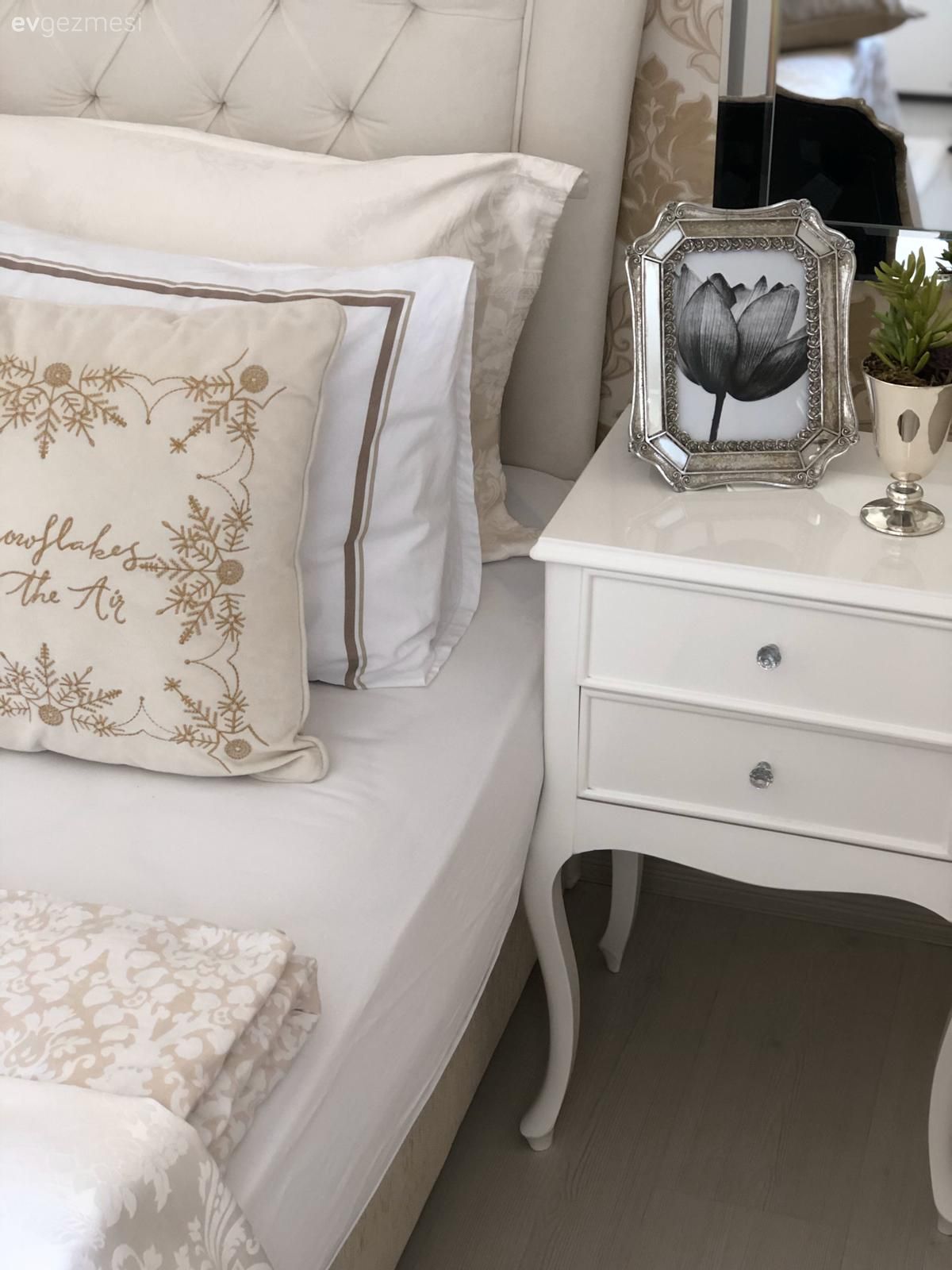 Beyaz, Krem, Komodin, Country, Kırlent, Ev tekstili, Çerçeve