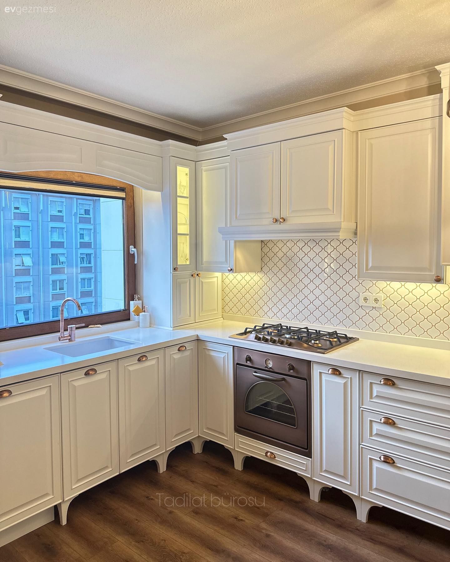 Bu Göz Alıcı Mutfakta Country Tarz Modern Şekilde Yorumlanmış!