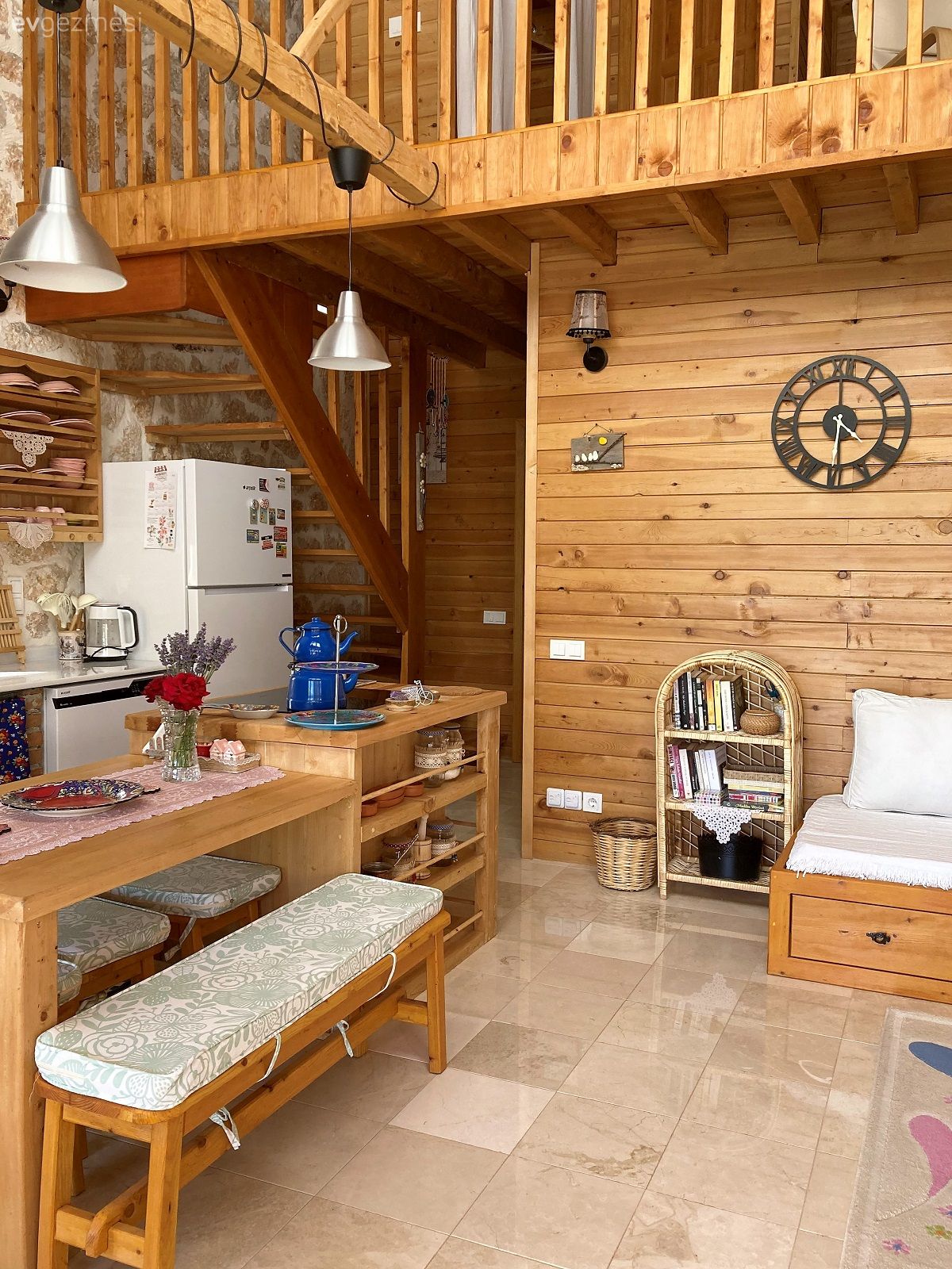 Kaş'taki Bu Tatil Evi Geçmiş ve Bugün Arasındaki Eğlenceli Köprü!