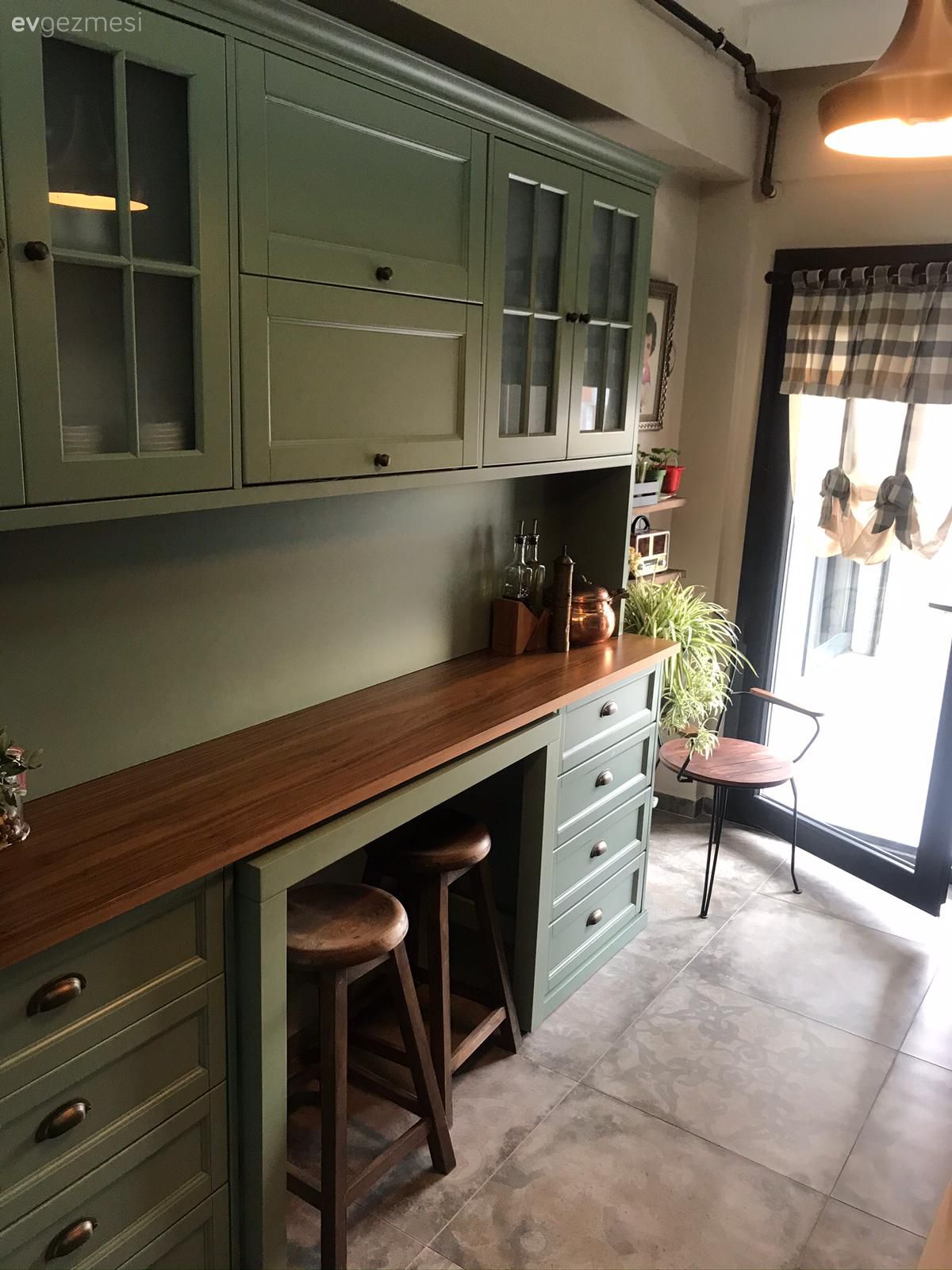 Mutfak, Country mutfak, Yeşil mutfak, Mint yeşil, Yeşil, Vizon, Beyaz, Mutfak tezgahı, Tezgah arası seramik, Mutfak tezgah arası, Ankastre, Mutfak Avize Modelleri, Mutfak zemin seramikleri, Davlumbaz, Tabure