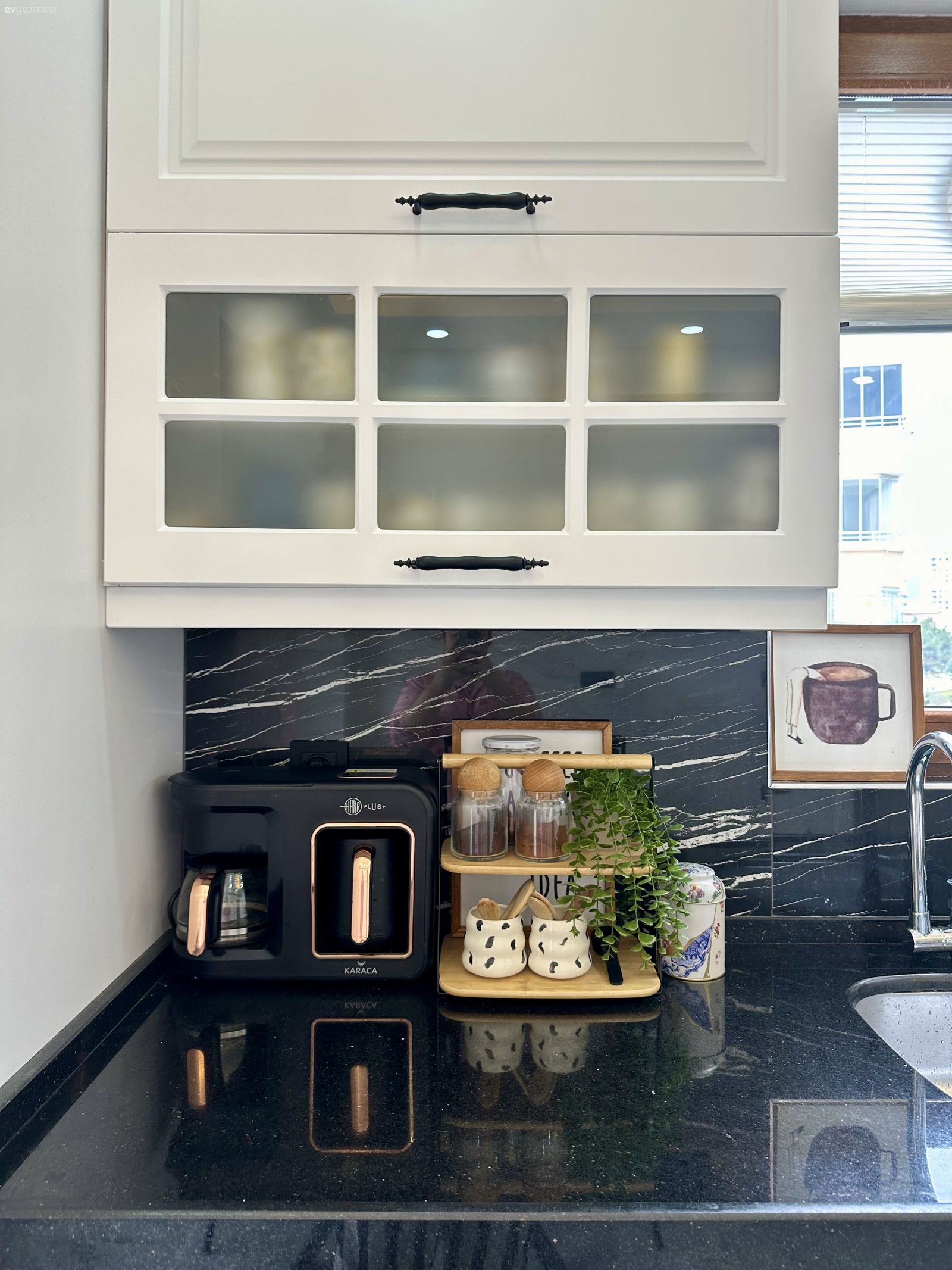 Siyah tezgah, Mutfak tezgahı, Mutfak aksesuarları, Mutfak, Shaker kapaklı dolaplar, Beyaz