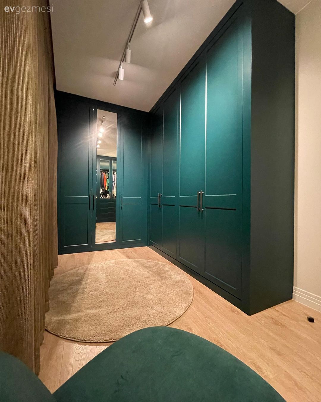 Acıbadem'deki Bu Fonksiyonel Çatı Katı Ayrı Bir Ev Büyüklüğünde!