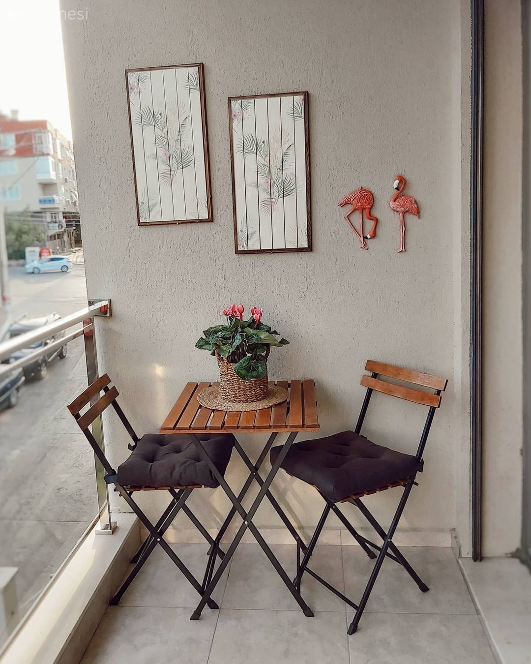 Balkon, Balkon masası, Sandalye, Balkon duvar dekorasyonu