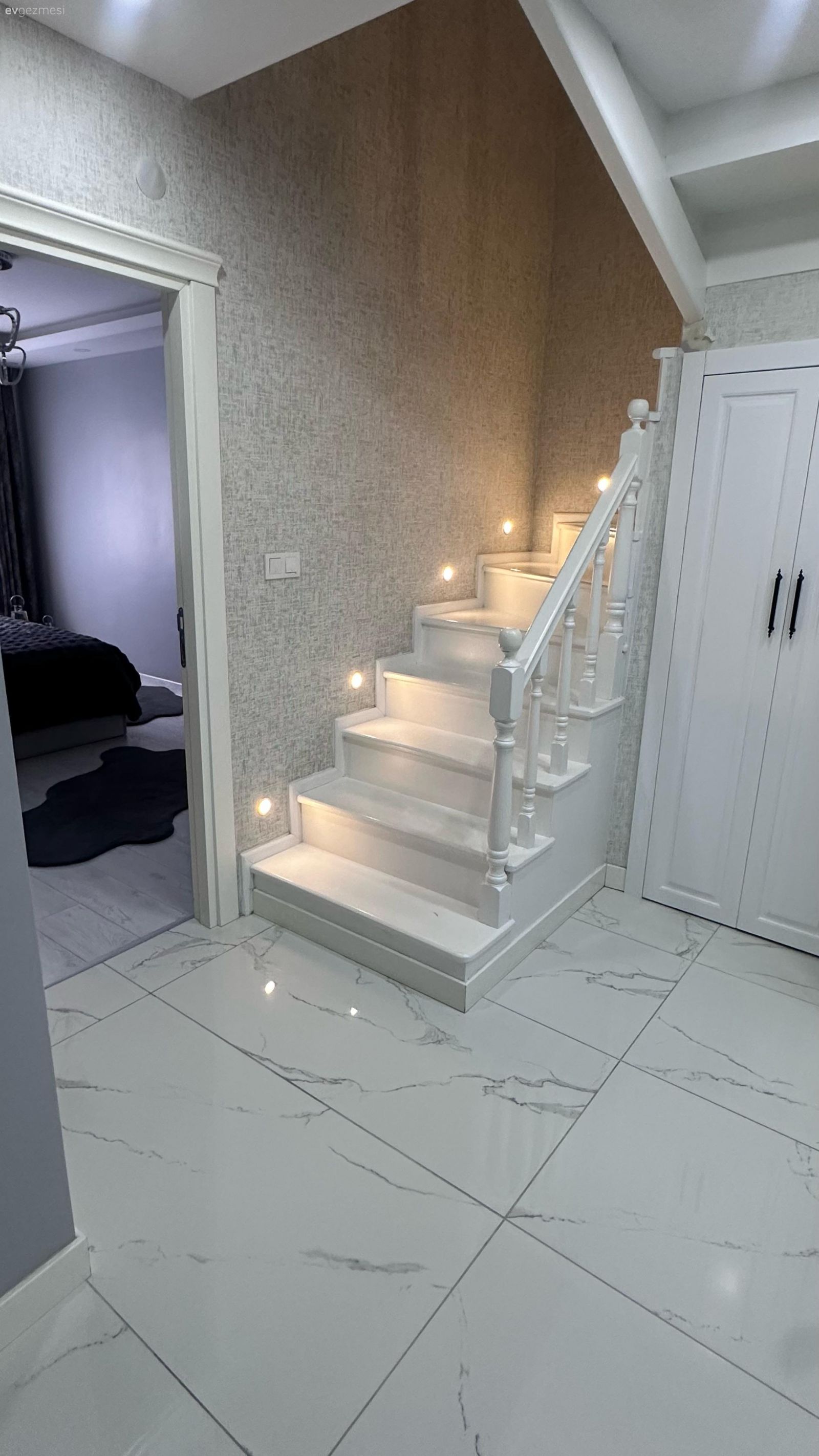 Bu Dubleks Evin İçinde Her Amaca Hizmet Eden Ayrı Bir Oda Var