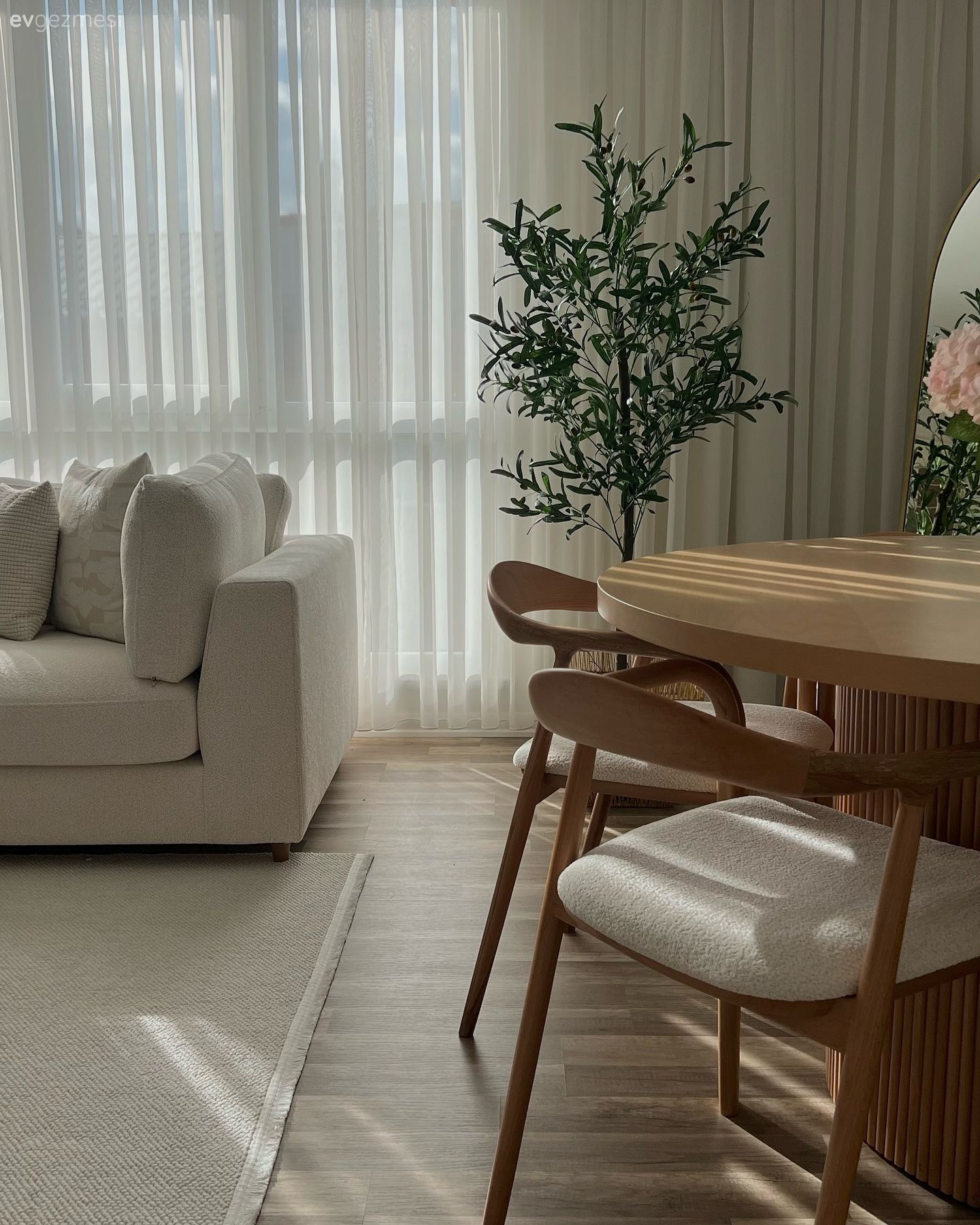 Bu Evde Sadeliğin Yanında Sıcaklık Da Var