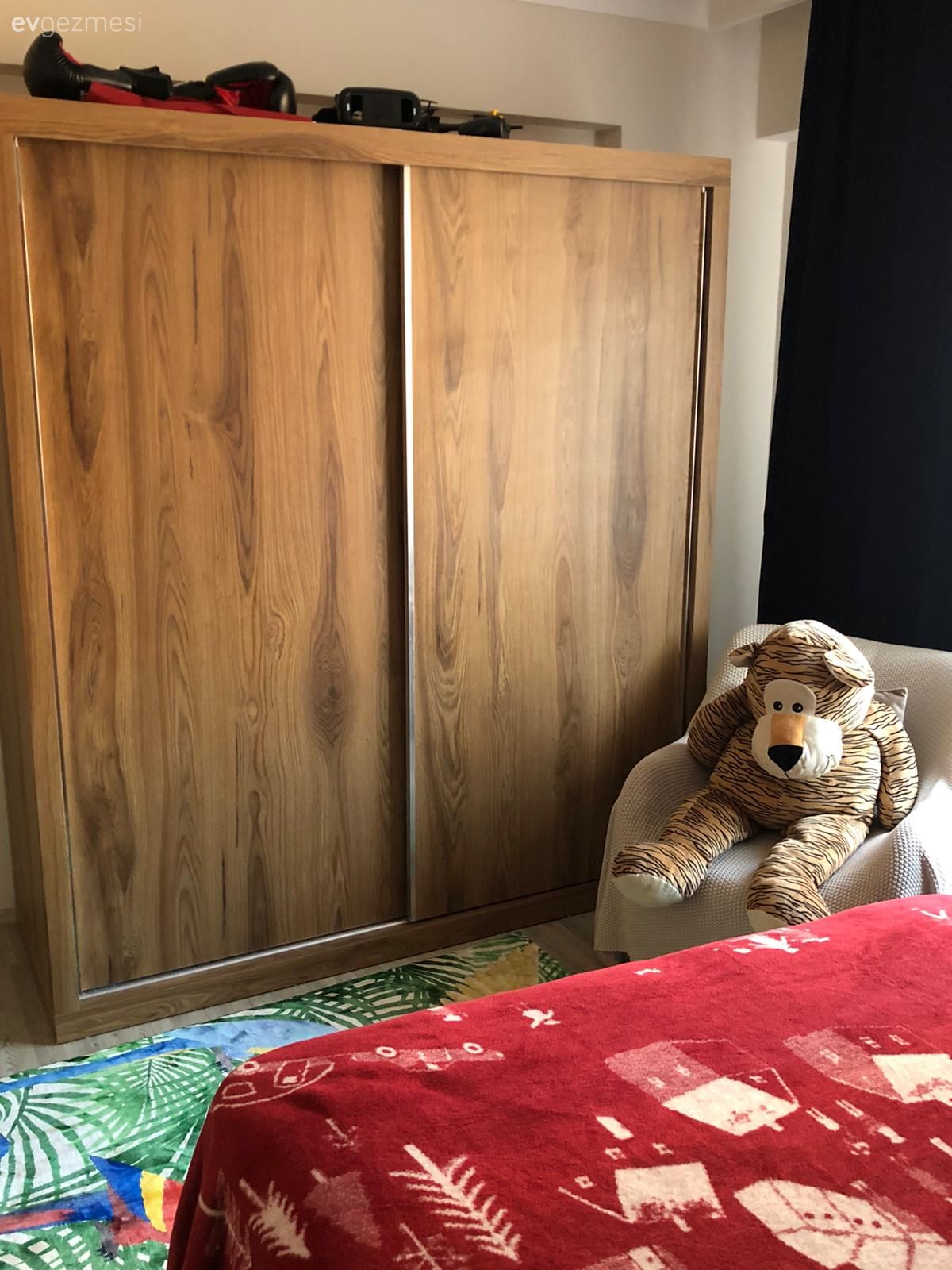 Çocuk Odası, Halı, Çocuk odası halısı, Gardrop, Fon perde, Perde, Yatak örtüsü, Yatak Odası