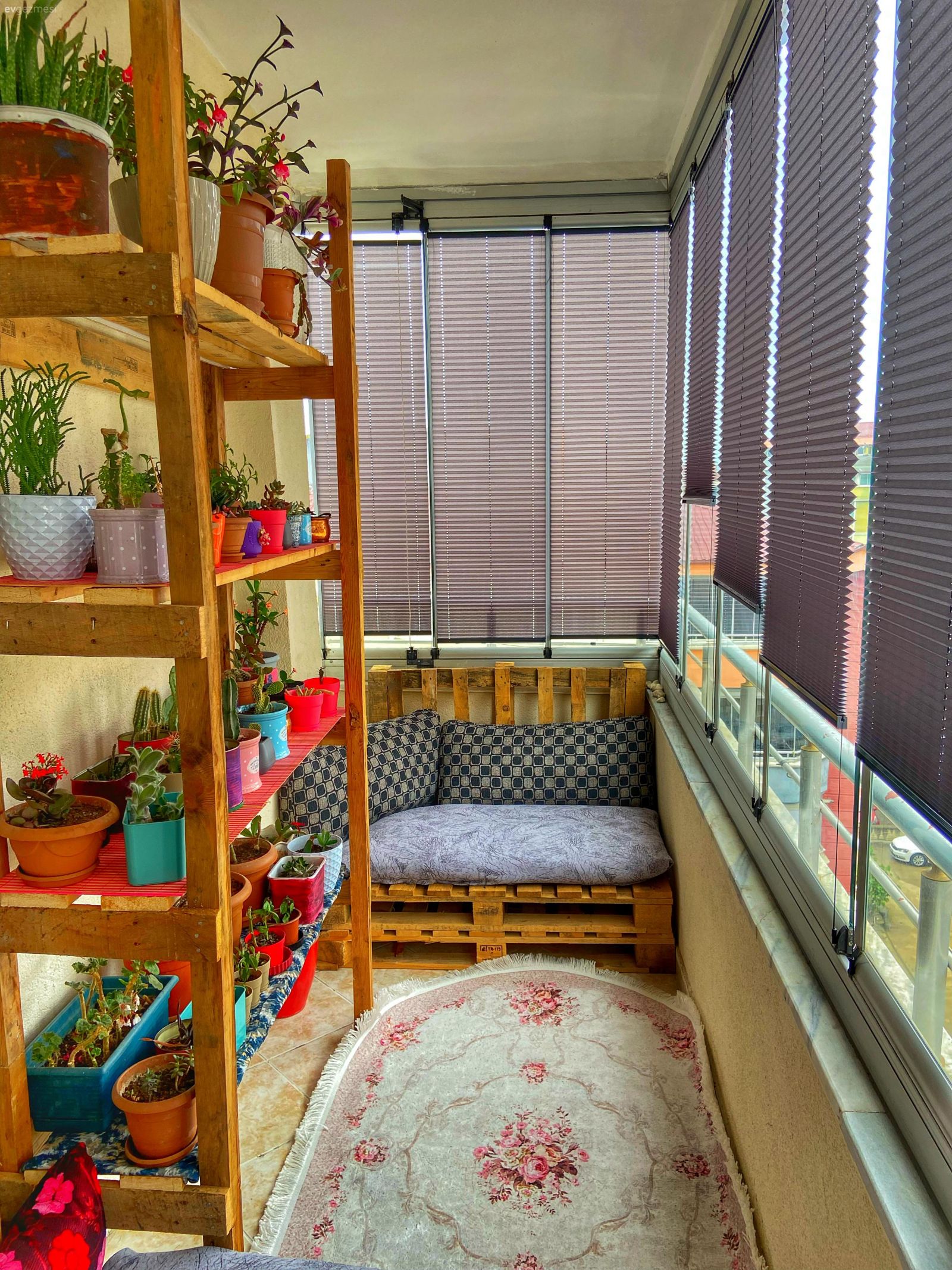 Balkon Perdesi Rehberi: Gerekli Bilgiler ve Modeller