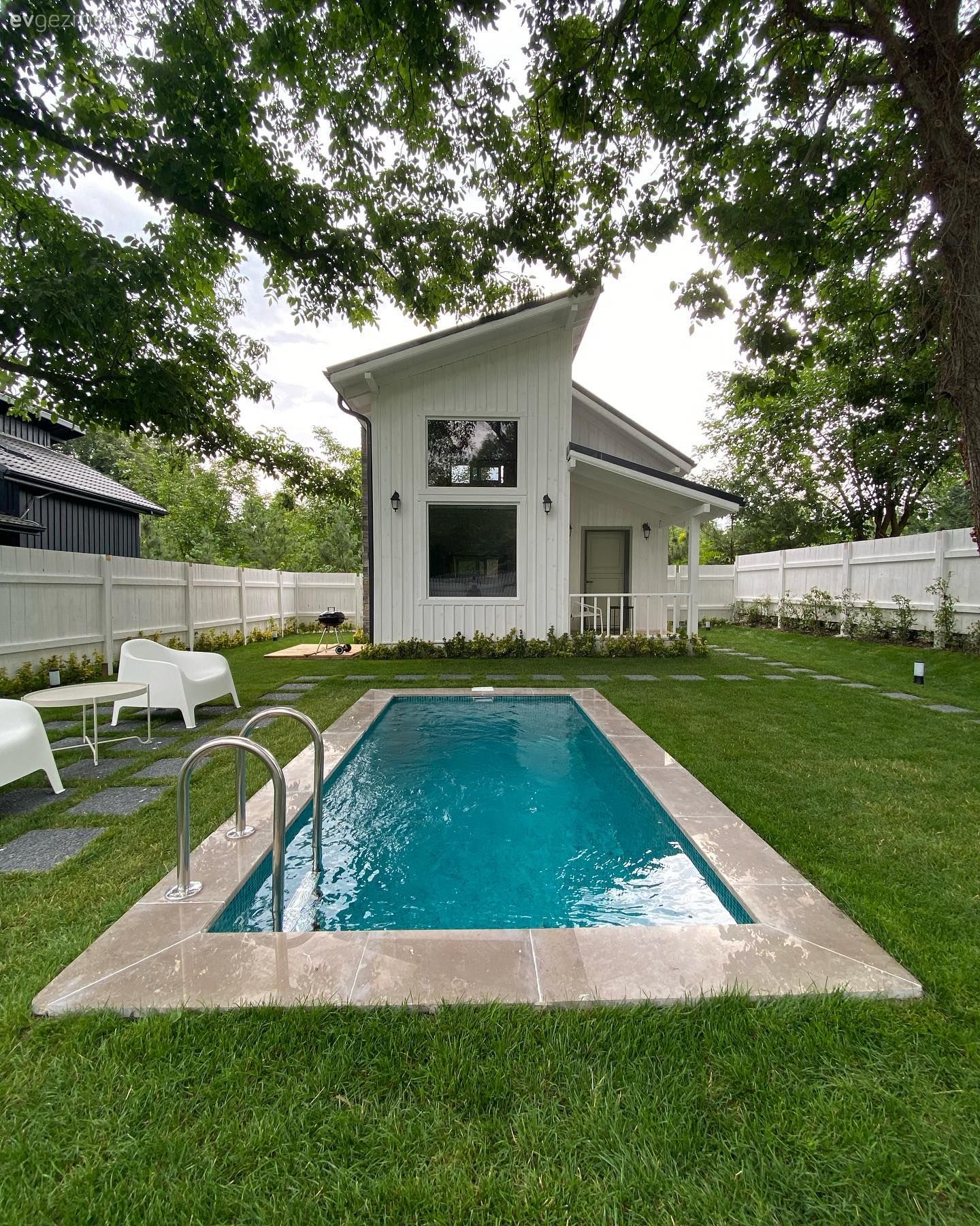 Tiny house, Bahçe, Havuz
