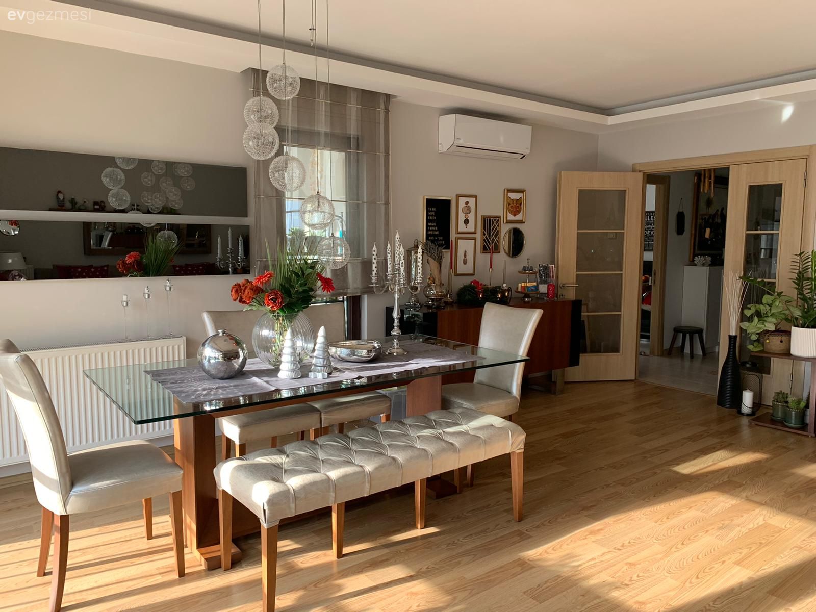 Yemek Odası, Bej, Beyaz, Vizon, Gümüş, Ayna, Sandalye, Yemek masası, Bank, Parke, Mum