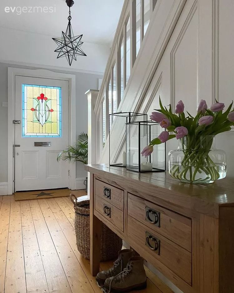 Farklı Odalara Çok Yakışan 15 Vitray Pencere Modeli