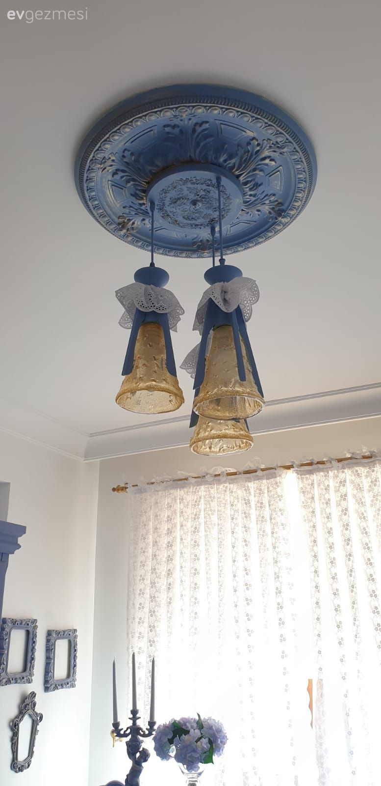 Mavi, Beyaz, Çocuk odası aydınlatması, Tül perde, Perde, Şamdan, Ev Aksesuar, Vazo, Çerçeve