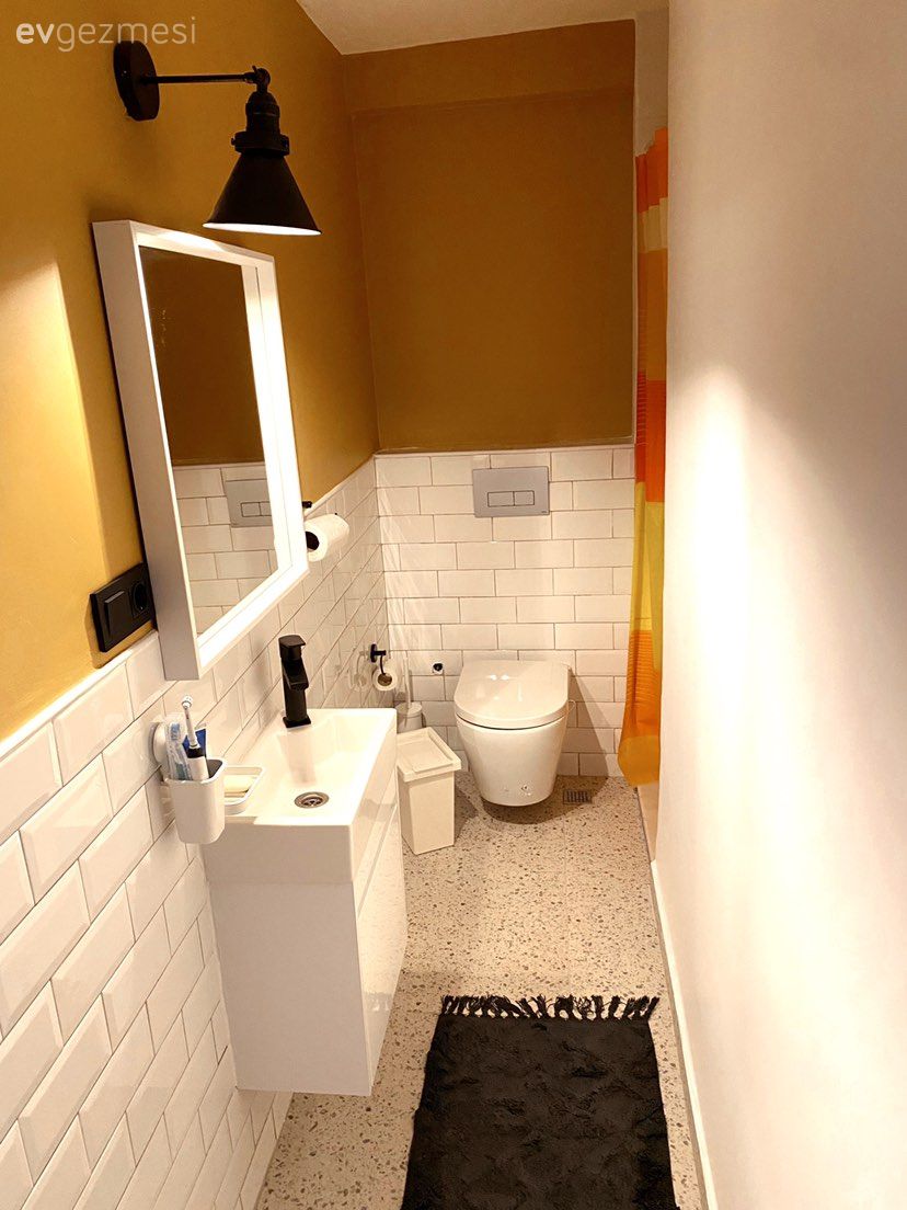 Banyo, Beyaz, Sarı, Banyo dolabı, Banyo aynası, Banyo paspası, Spot aydınlatma, Aydınlatma, Banyo aksesuarları