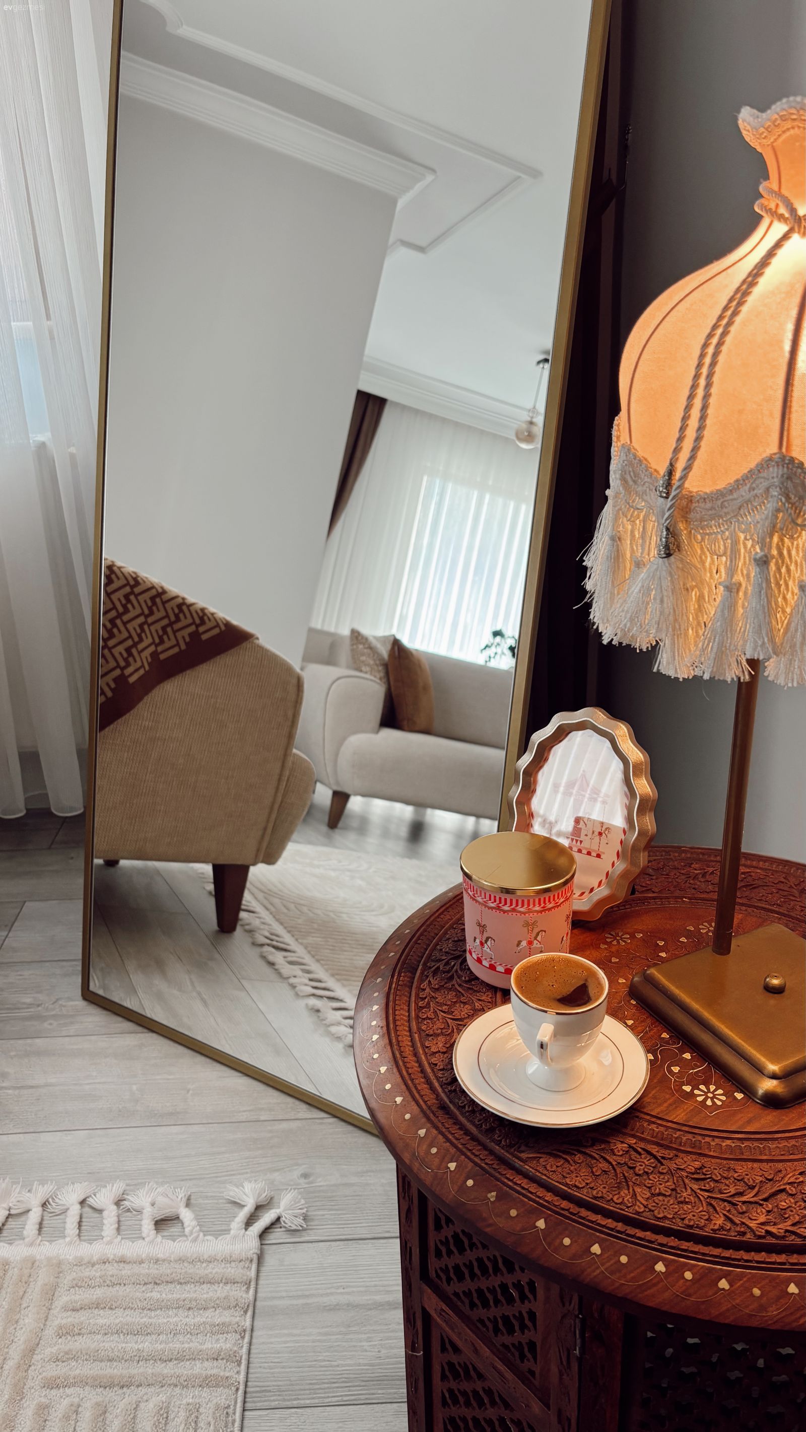 Bu Trabzon Evinde Aksesuarlar Dekora Hareket Katmış