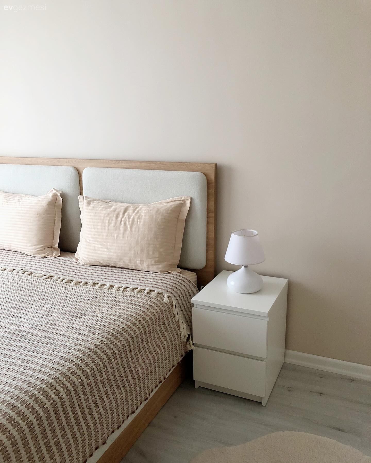 Küçük Yatak Odasında Ferahlık Hissi Sağlayan 10 Basit Dokunuş