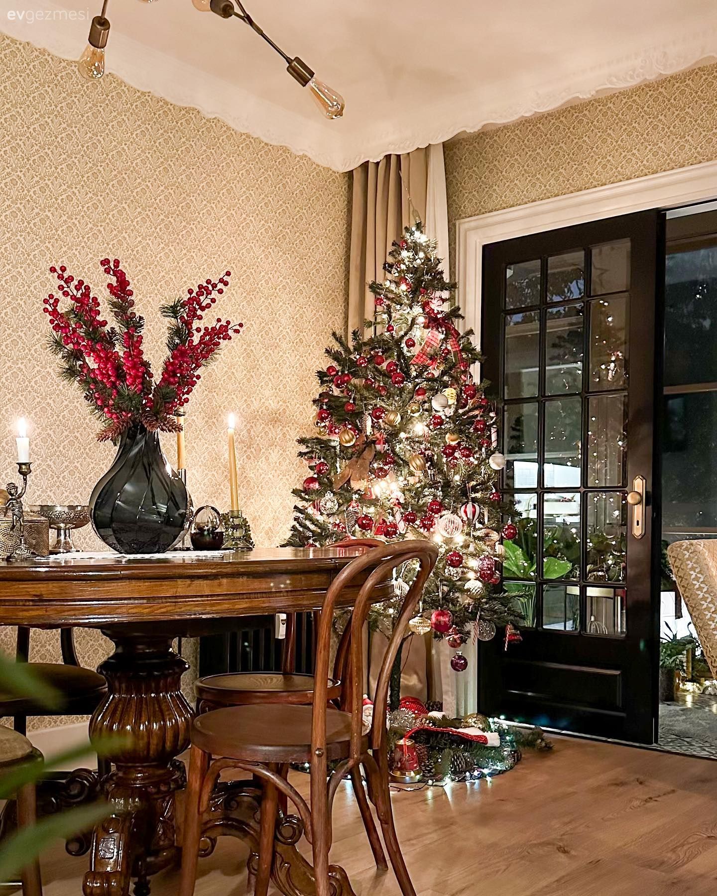 Yeni Yılın Heyecanını Her Köşesine Yansıtmış Yılbaşı Konseptli Dekorlar!