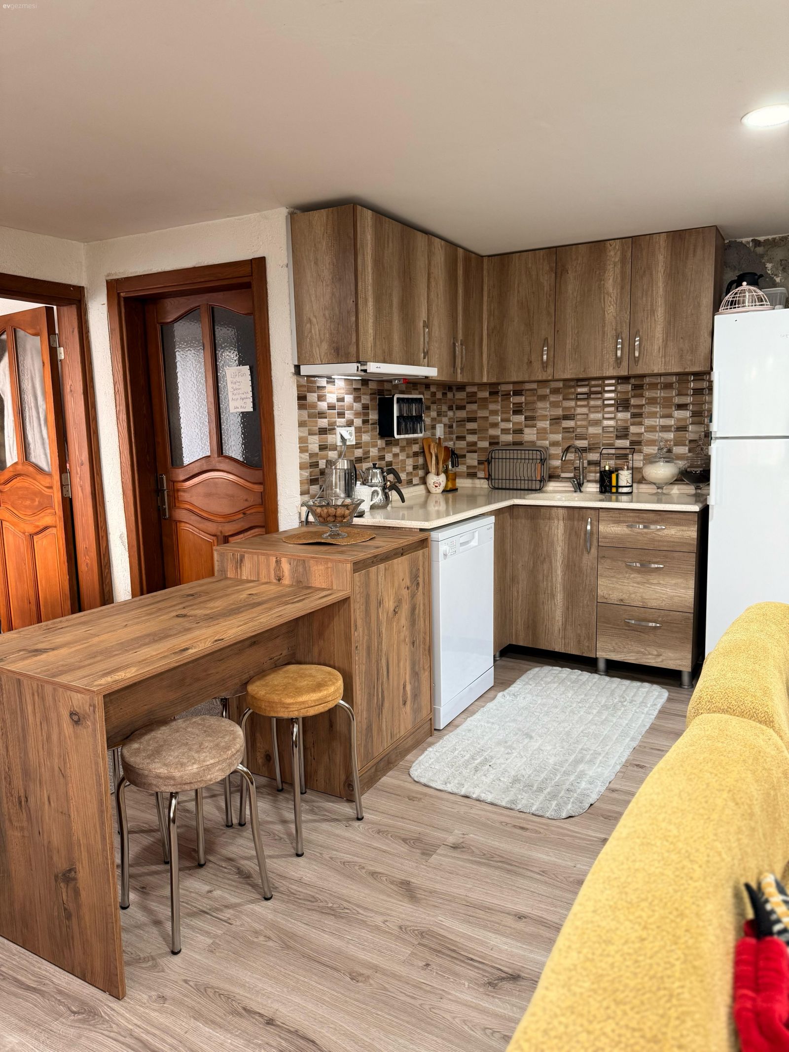 Çanakkale'deki Bu Köy Evi 1+1 Ama Her Alanı Oldukça Geniş