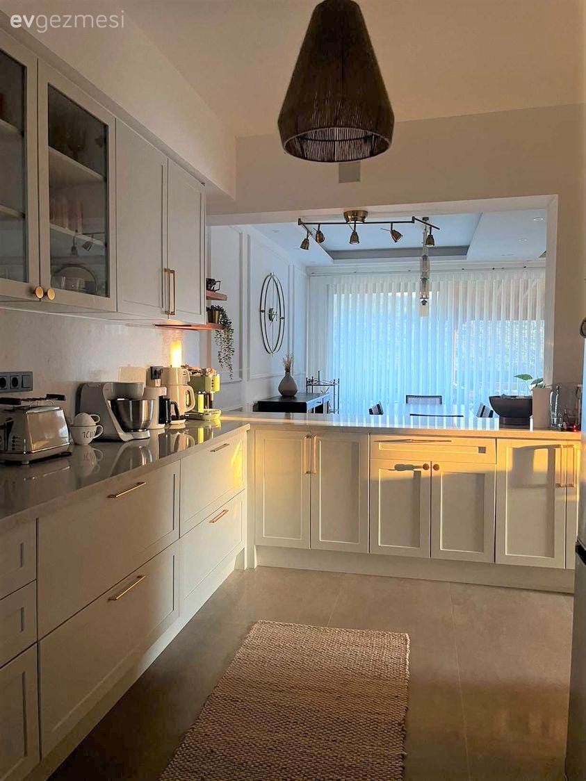 Mutfak, Beyaz, Modern, Shaker kapaklı dolaplar, Mutfak tezgahı, Mutfak tezgah arası, Mutfak Avize Modelleri, Mutfak halısı, Parke