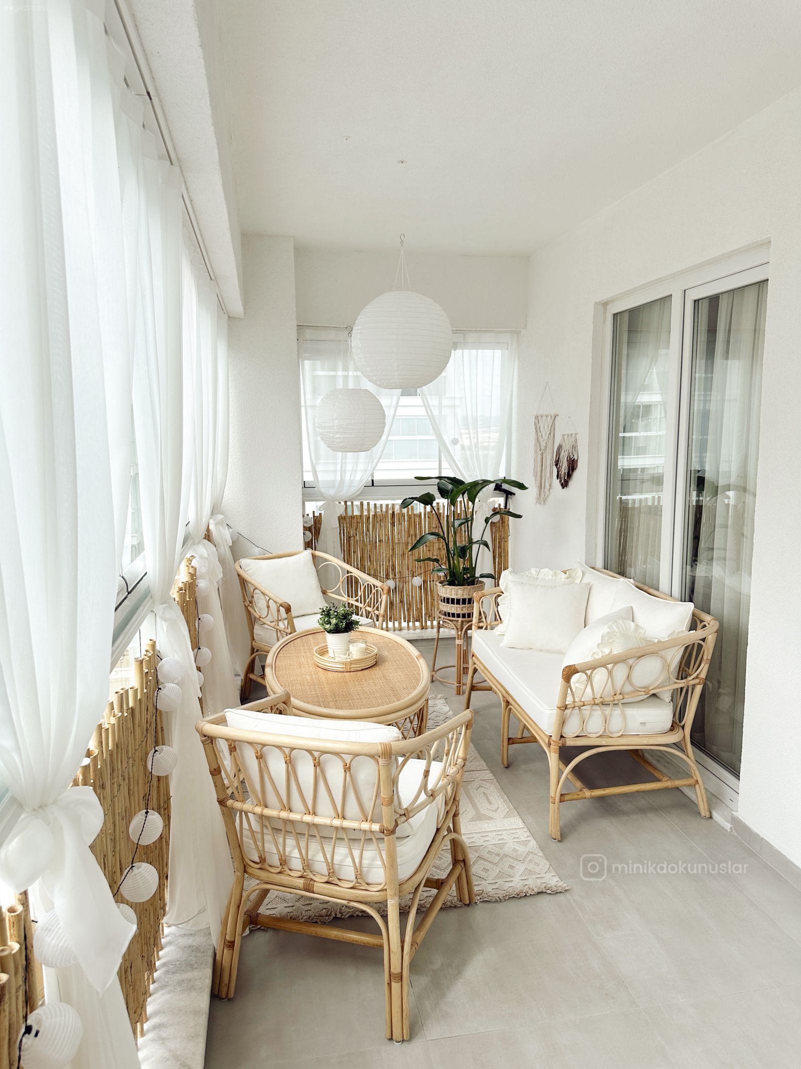 Salonundan Balkona Aynı Çizgiyi Koruyan Bursa Evi!