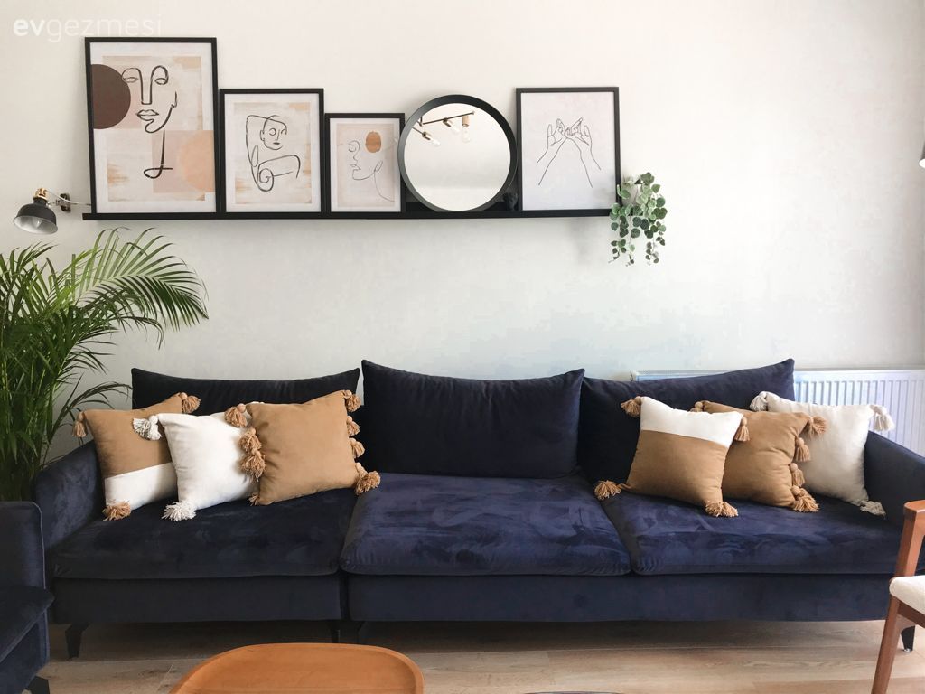 Salon, Modern, Gri, Beyaz, Kahverengi, Turuncu, Siyah, Duvar rafı, Duvar dekorasyonu, Kırlent, Ev tekstili, Koltuk takımı, Çerçeve, Ev bitkisi, Yan sehpa, Sehpa