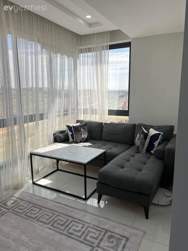 Güneş Alan Balkona Gölgelik Alan Sağlamanın Farklı Yolları!