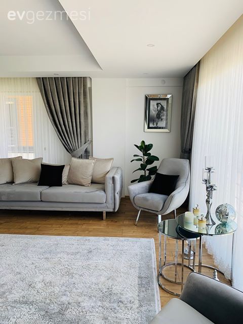 Ev Gezmesi: Sadeliği İçine Çok Sindirmiş Bir Salon