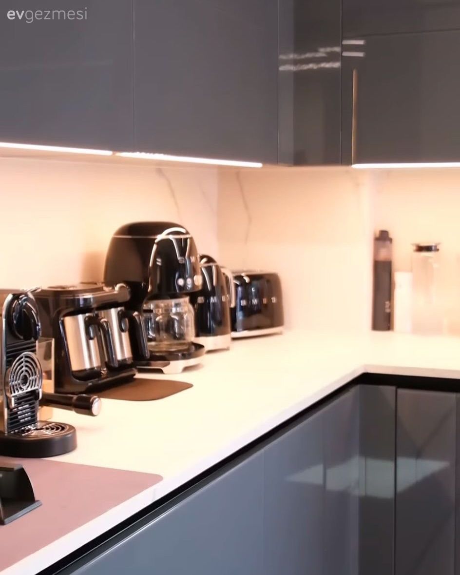 Bu Modern Mutfakta Oturma Köşesi İlgiyi Arttırmış
