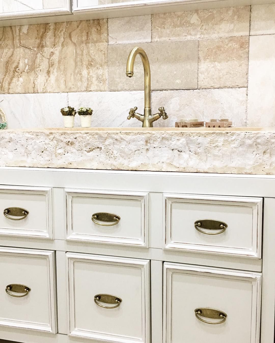 Banyo Bataryası Seçimi: Markalar ve Fiyatlar Karşılaştırması