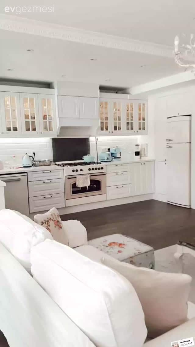 Ev Gezmesi: Buram Buram Country Kokan Bir İzmir Evi