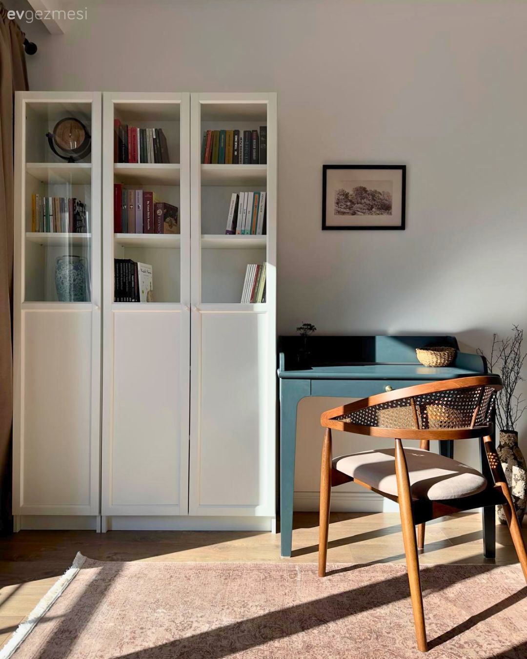 Çalışma odası, Kitaplık, Beyaz, Sandalye, Halı, Dekoratif Objeler, Çalışma masası