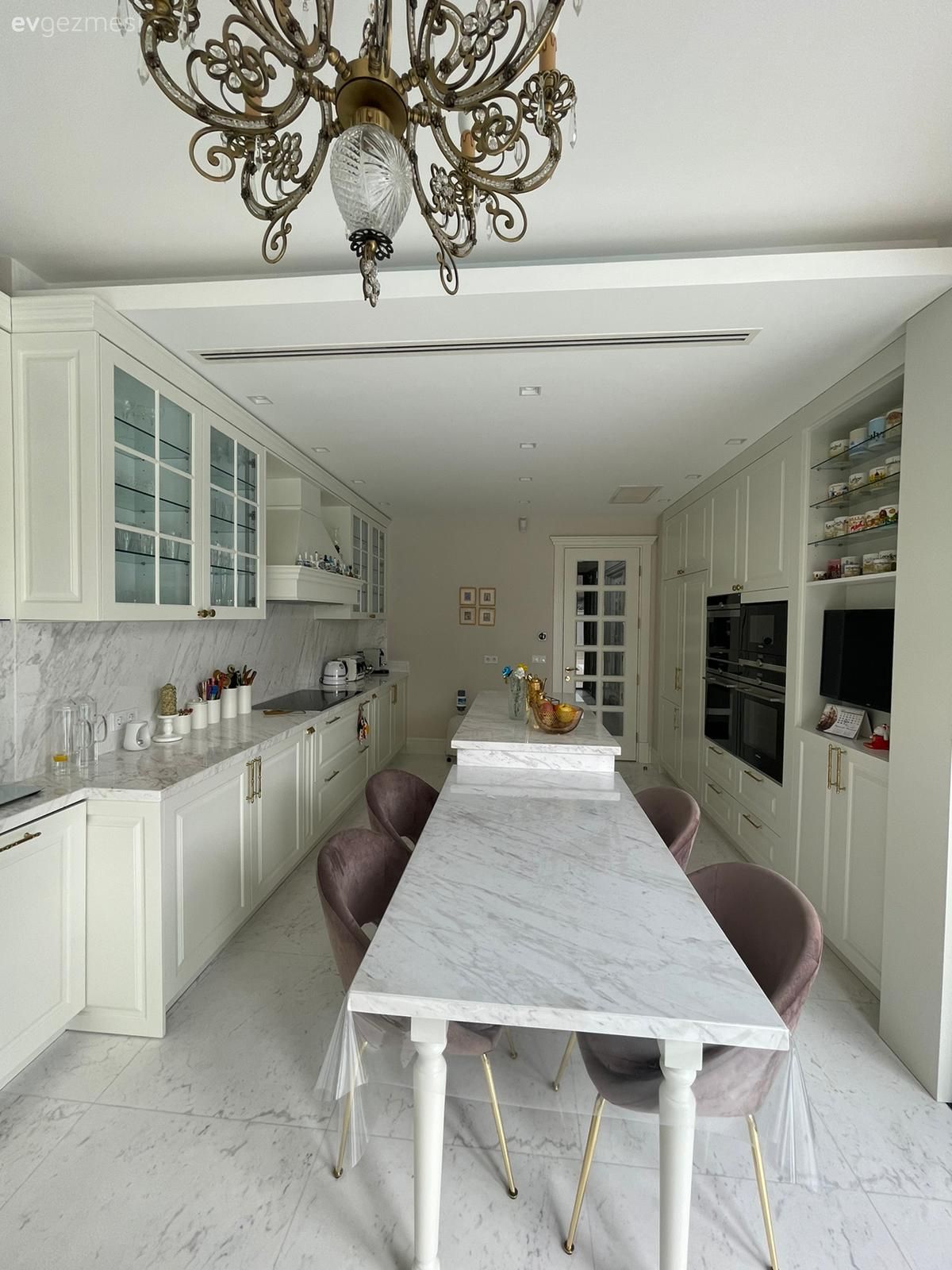 Lüks Plana Sahip Bu İstanbul Evi Her  Detayıyla İlham Verici