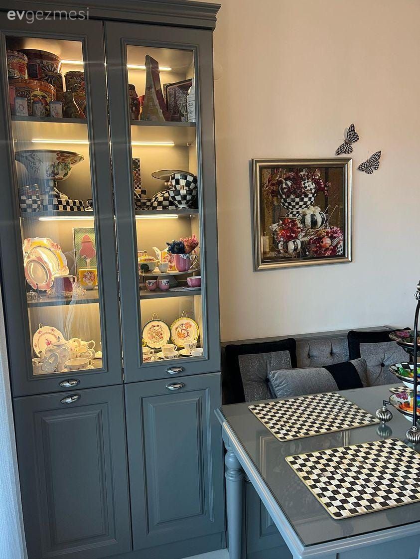 Gri, Siyah, Ekstra mutfak dolabı, Mutfak, Tablo, Duvar dekorasyonu, Sandalye, Shaker kapaklı dolaplar