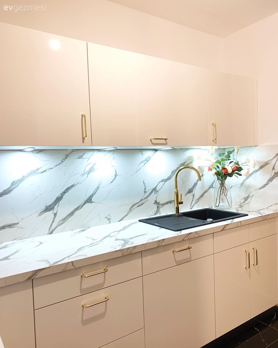 Bu Parıldayan Evin İçinde Renkler Bayram Ediyor!