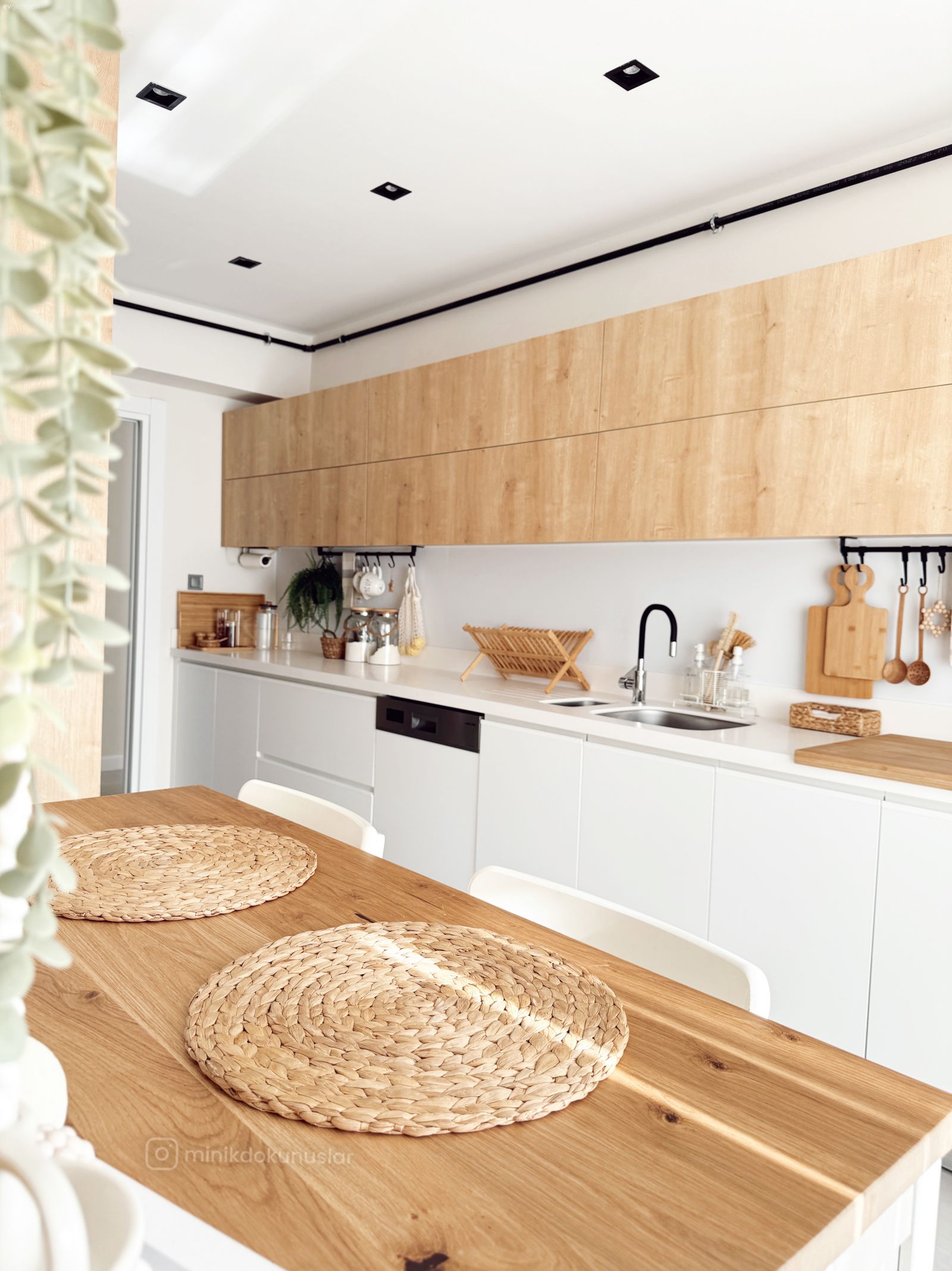 Salonundan Balkona Aynı Çizgiyi Koruyan Bursa Evi!