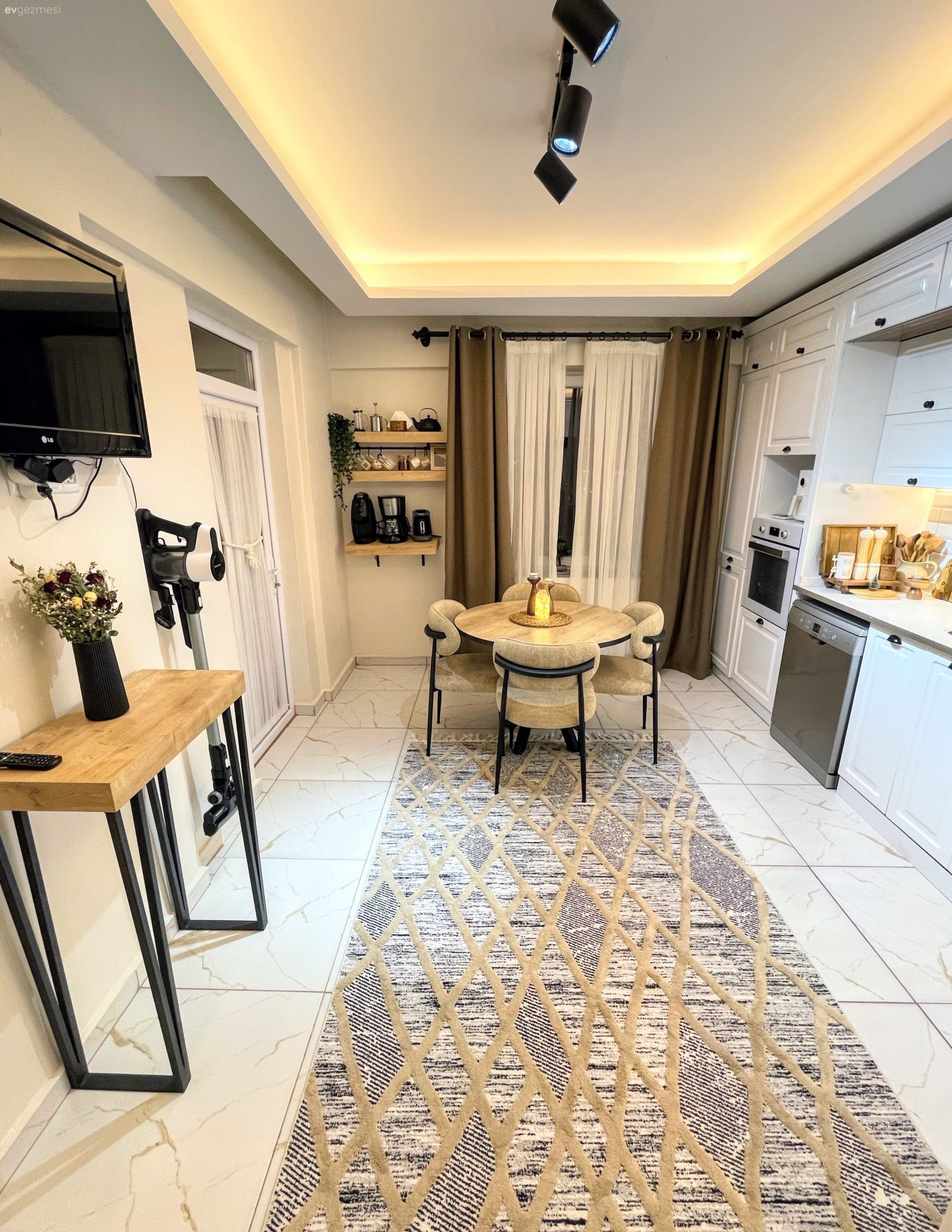 Mutfak, Country, Modern, Beyaz, Krem, Vizon, Siyah, Shaker kapaklı dolaplar, Mutfak perdesi, Mutfak tülü, Mutfak masası, Sandalye, Mutfak televizyonu, Mutfak rafı, Mutfak halısı, Mutfak Avize Modelleri, Spot aydınlatma, Aydınlatma, Led aydınlatma, Mutfak sandalyesi