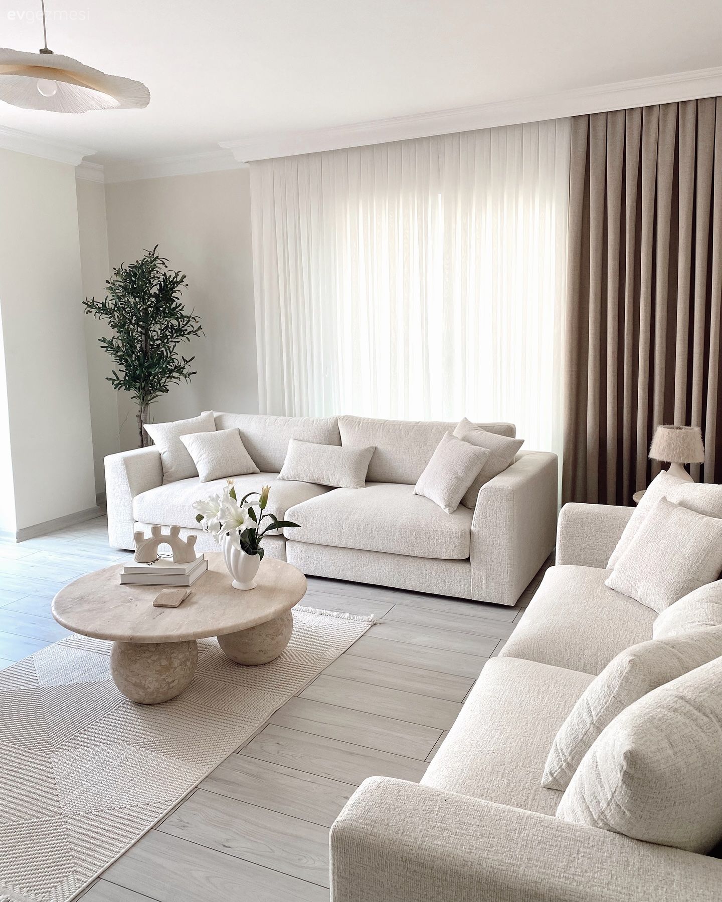 Küçük Alanlara Çok Yakışan Parke Renkleri