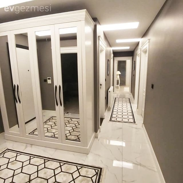 Antre, Beyaz, Antre halısı, Ayna kapaklı vestiyer, Ayna, Led aydınlatma, Aydınlatma, Zemin seramikleri