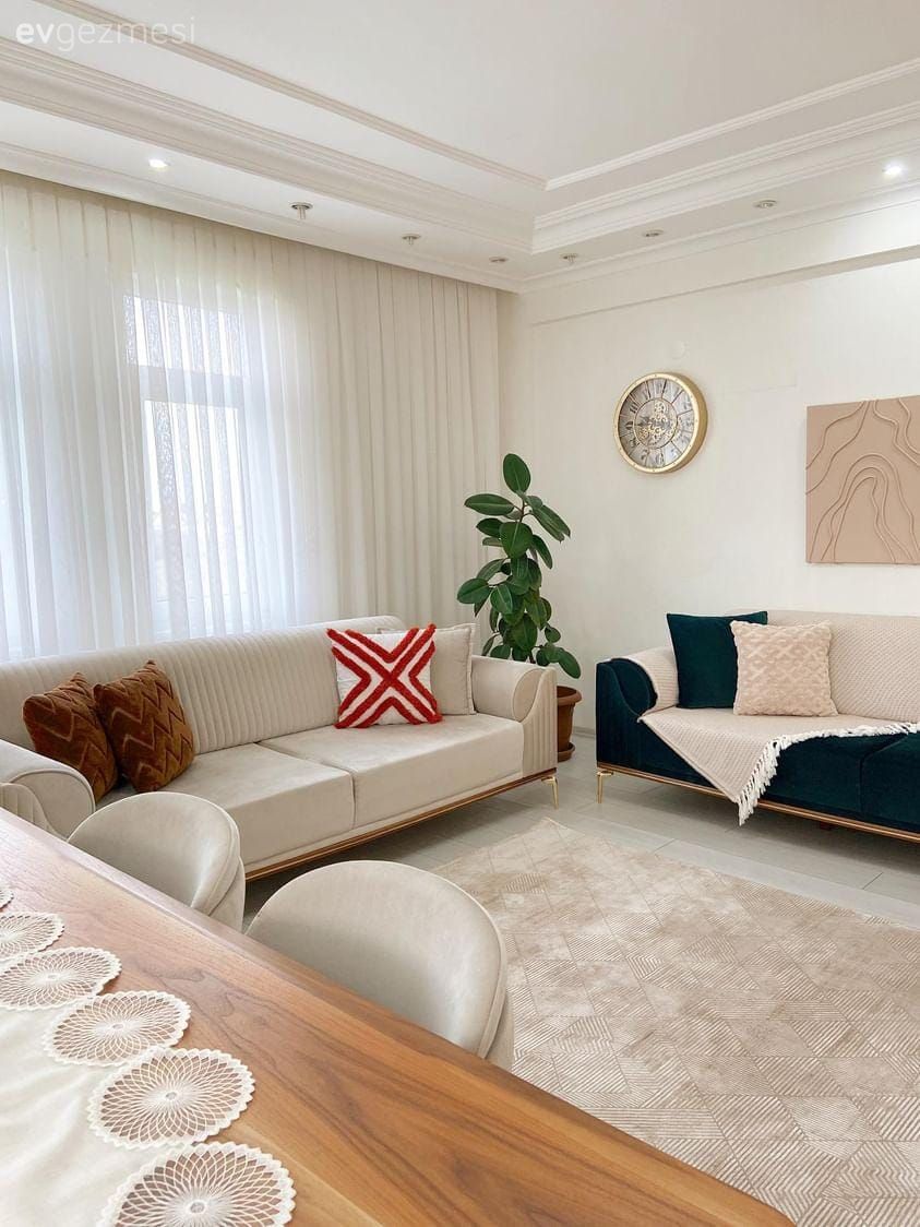 Salon, Modern, Beyaz, Yeşil, Krem, Bej, Ev bitkisi, Tül perde, Perde, Kırlent, Ev tekstili, Tablo, Duvar dekorasyonu, Halı, Salon halısı, Sandalye, Yemek masası