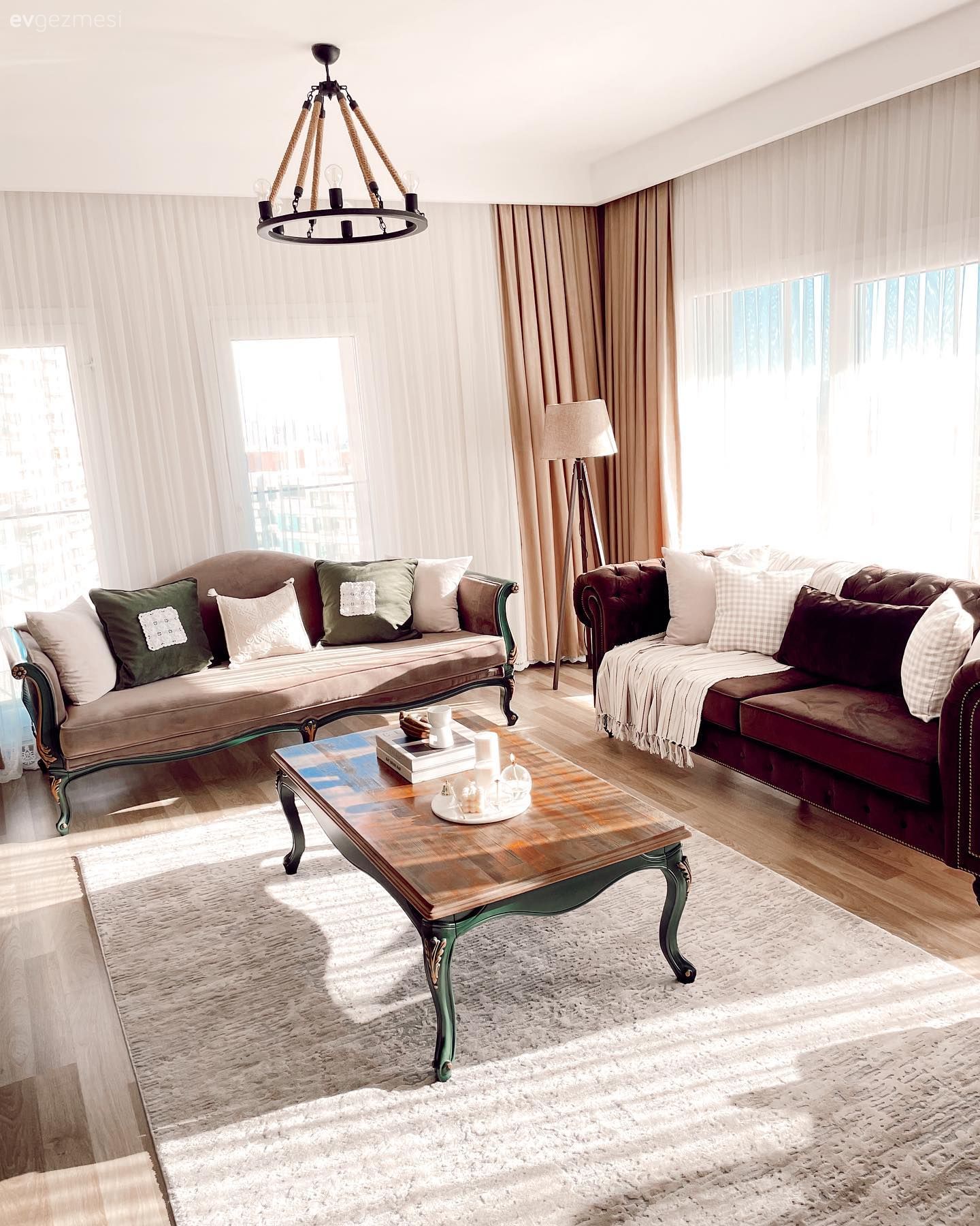 Bu İstanbul Evinde Zarafetin Formülü Eski ve Yeninin Buluşması!