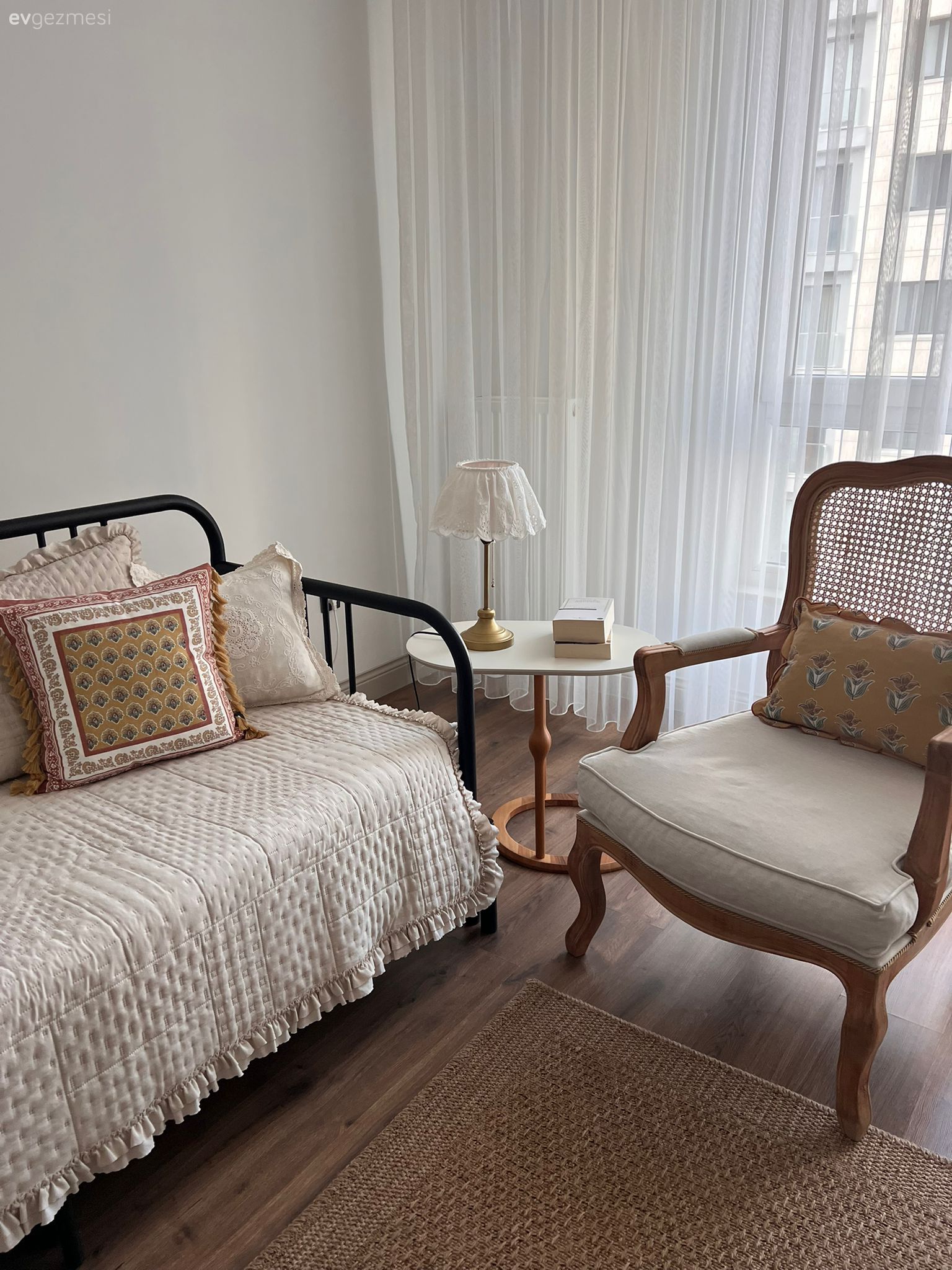 Bu Erzurum Evinde Ayrı Yerlerden Alınan Parçaların Uyumu Var