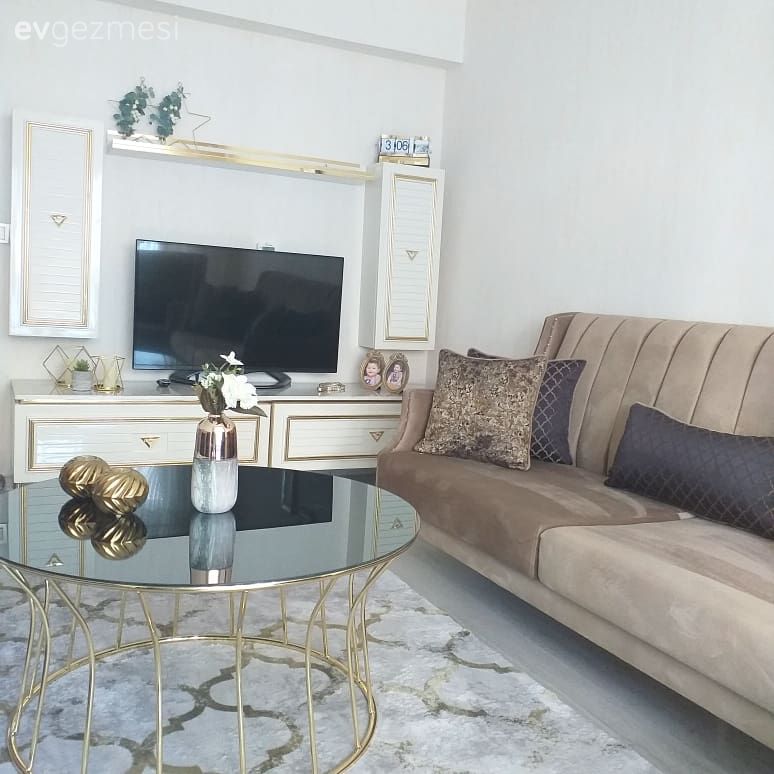 Oturma Odası, Krem, Kahverengi, Altın, Orta sehpa, Sehpa, Metal ayaklı sehpa, Koltuk takımı, Tv ünitesi, Sehpa üstü aksesuarı, Ev Aksesuar