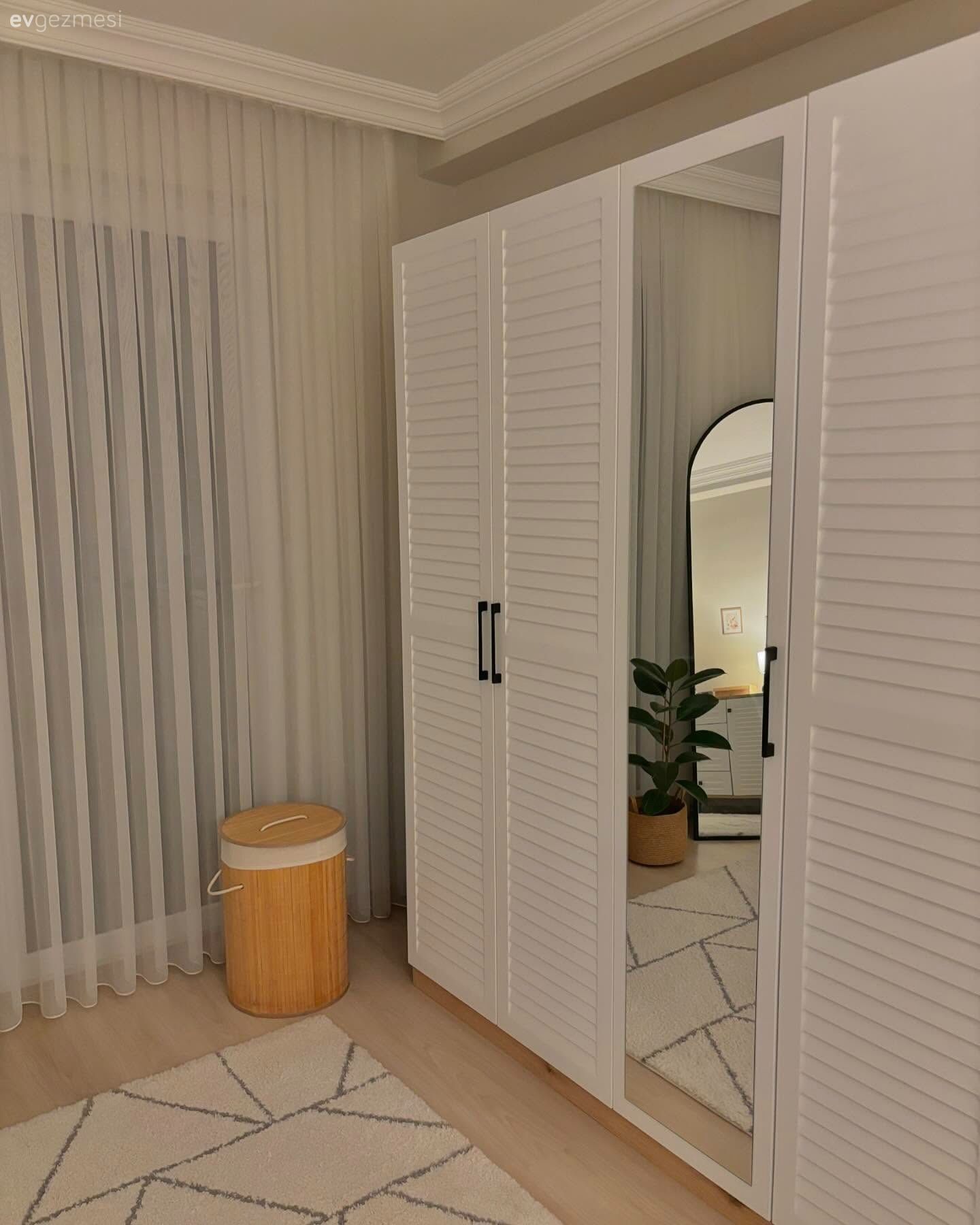 Gardrop, Giyinme odası, Tül perde, Perde, Halı, Salon halısı, Dekoratif Objeler