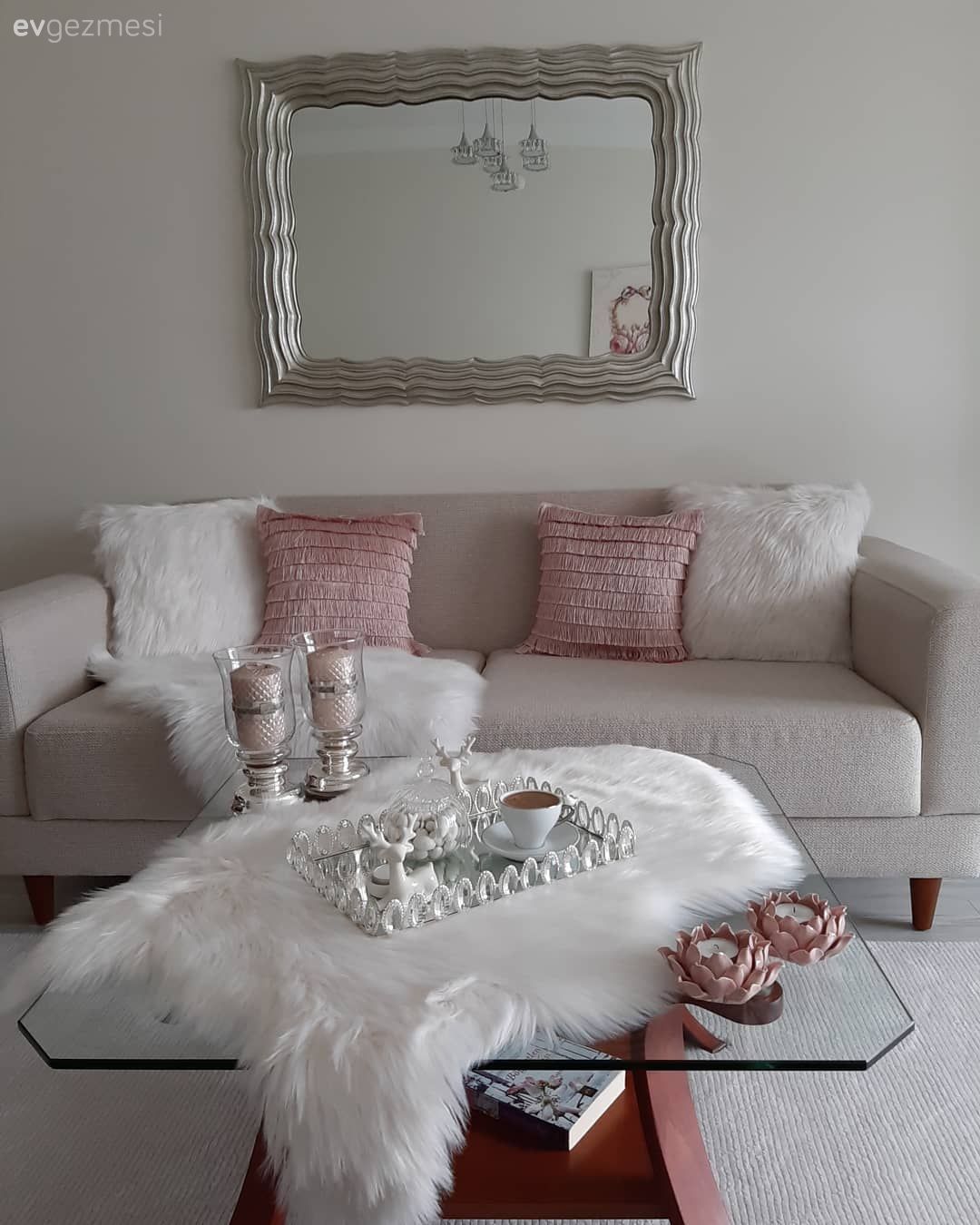 Bu Evde Bütün Kapılar Beyaz Renge Açılıyor!