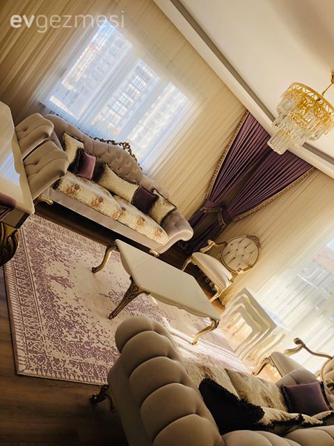 Ev Gezmesi: İddialı Renkleri Seven Şık Bir Ev